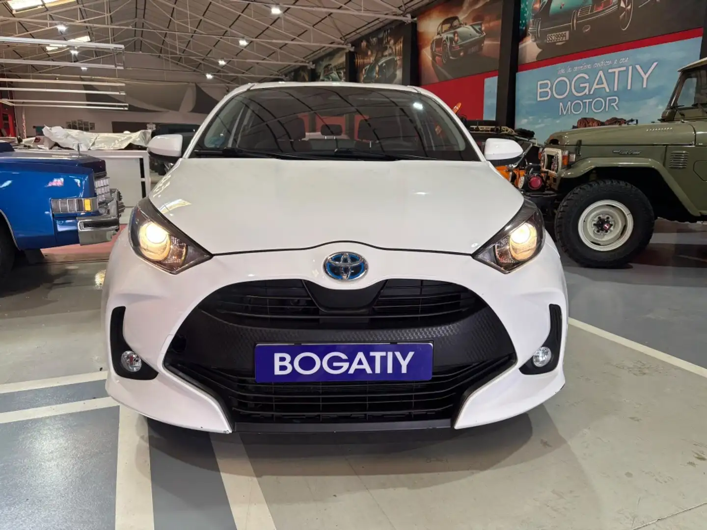 Toyota Yaris 120H 1.5 Business Plus Blanco - 2