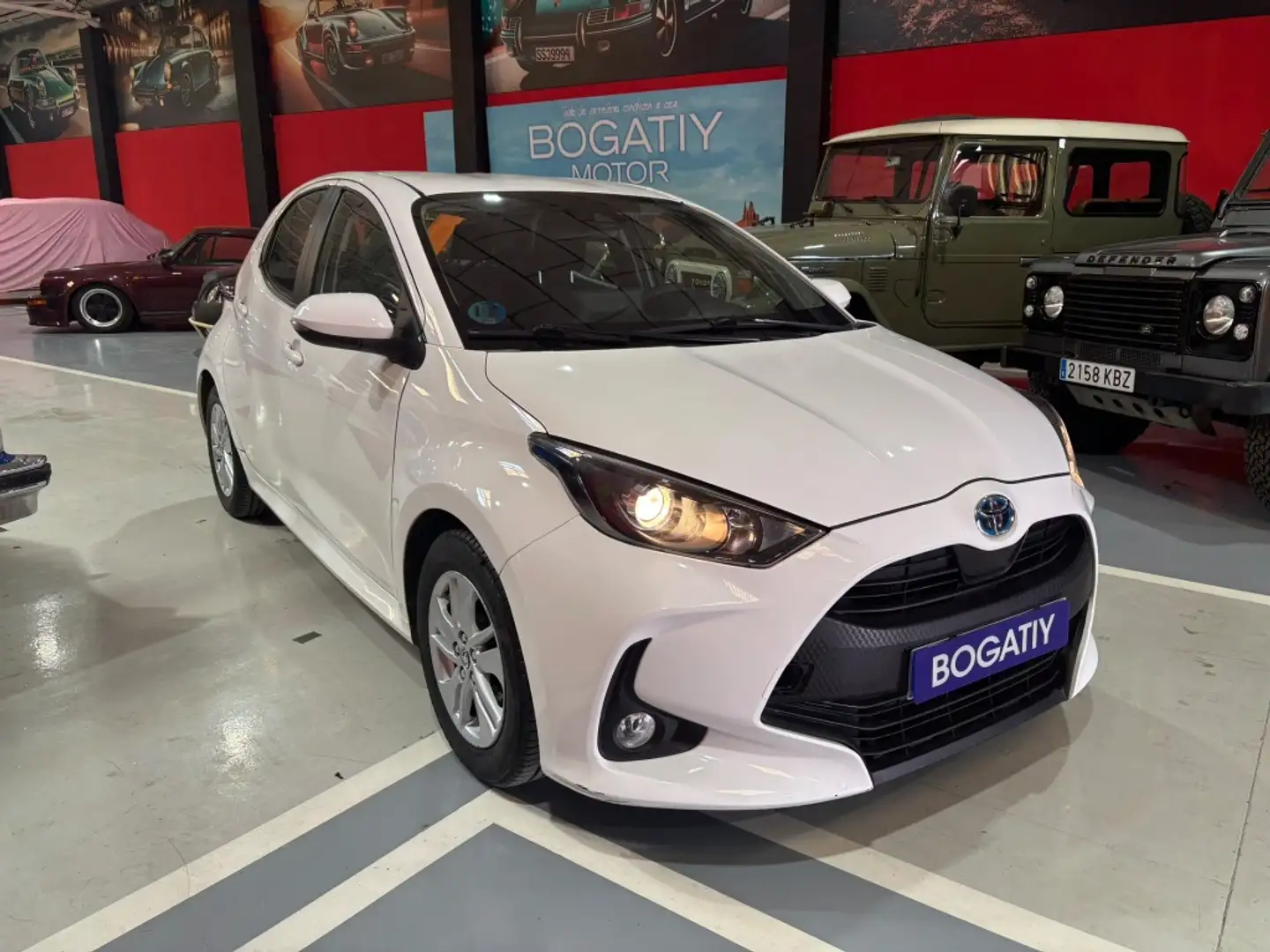 Toyota Yaris 120H 1.5 Business Plus Blanco - 1