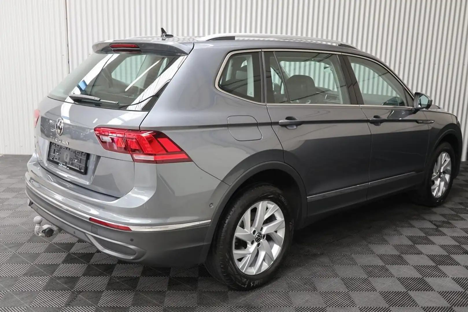 Volkswagen Tiguan Allspace 1.5 TSI DSG Automaat Trekhaak 7 Plaatsen ACC HUD Gris - 2