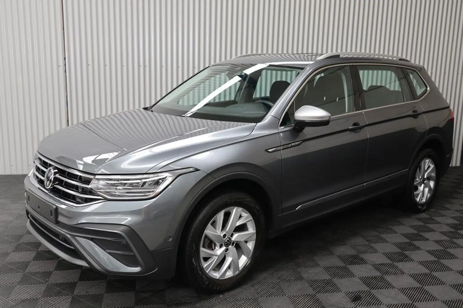 Volkswagen Tiguan Allspace 1.5 TSI DSG Automaat Trekhaak 7 Plaatsen ACC HUD Gris - 1