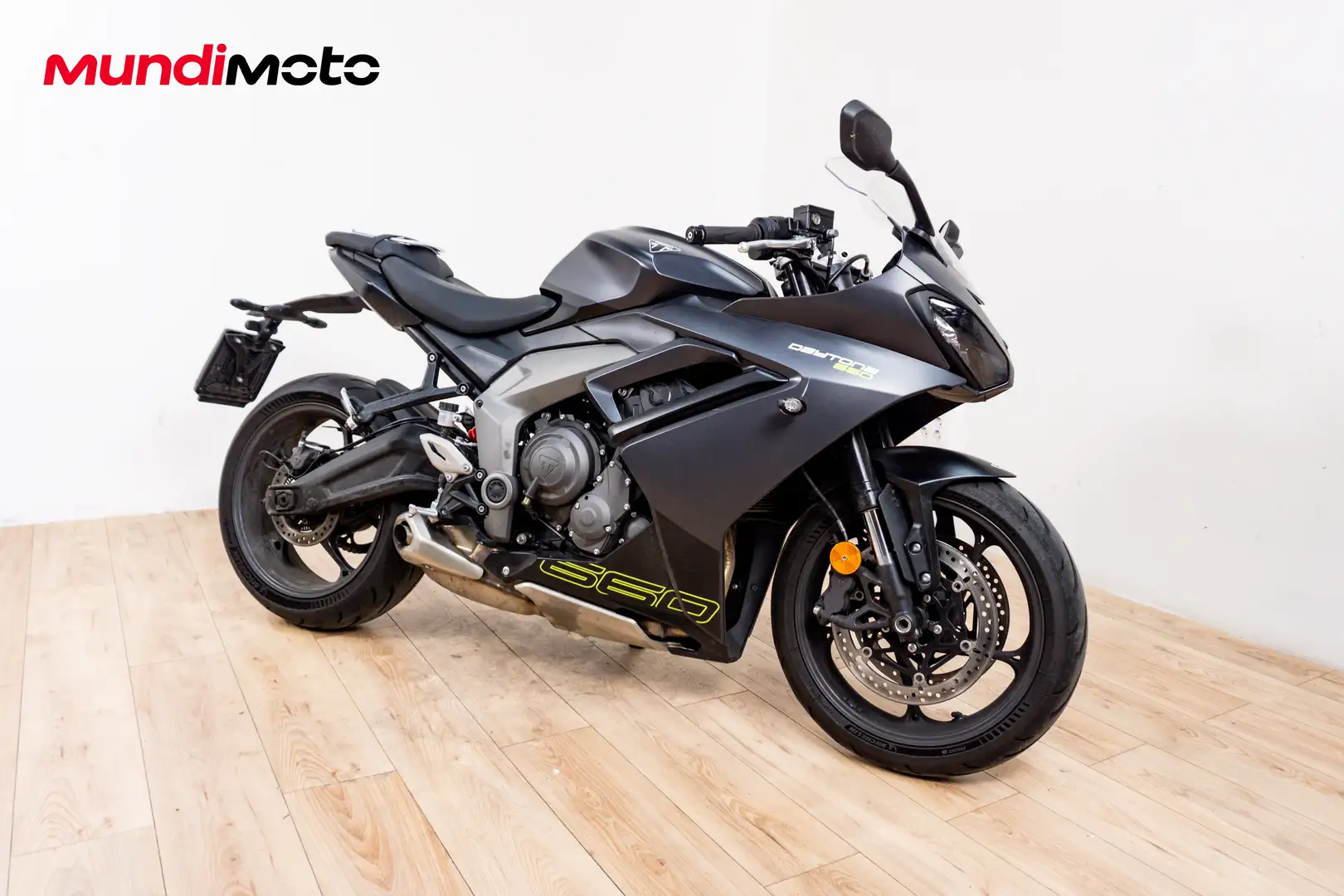 Triumph Daytona 650 - 2