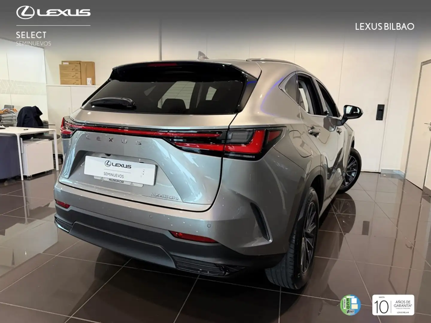 Lexus NX 450h+ Premium+ 4WD Plateado - 2