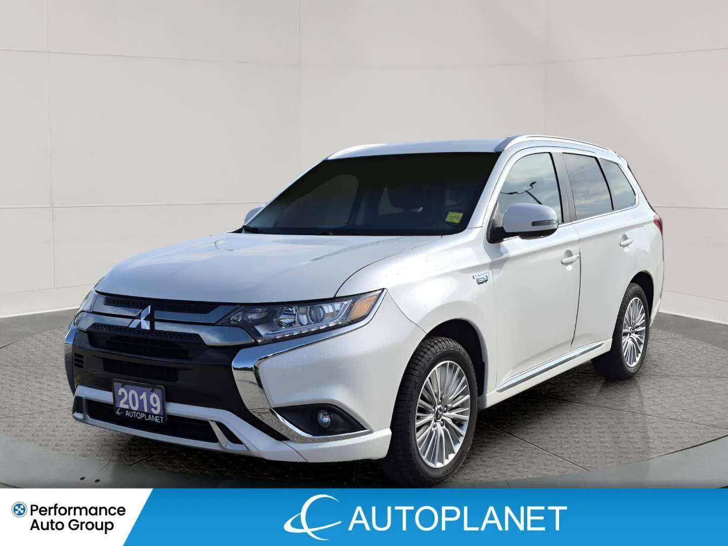 White 2019 Mitsubishi Outlander Hybrid Plug-in SUV / Crossover Automatic