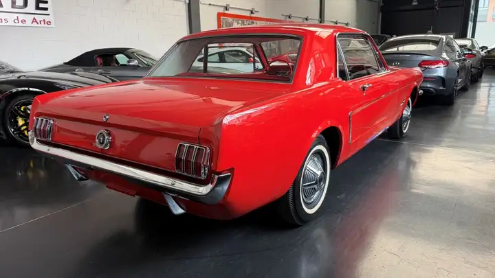 Ford Mustang 1965, foto 2