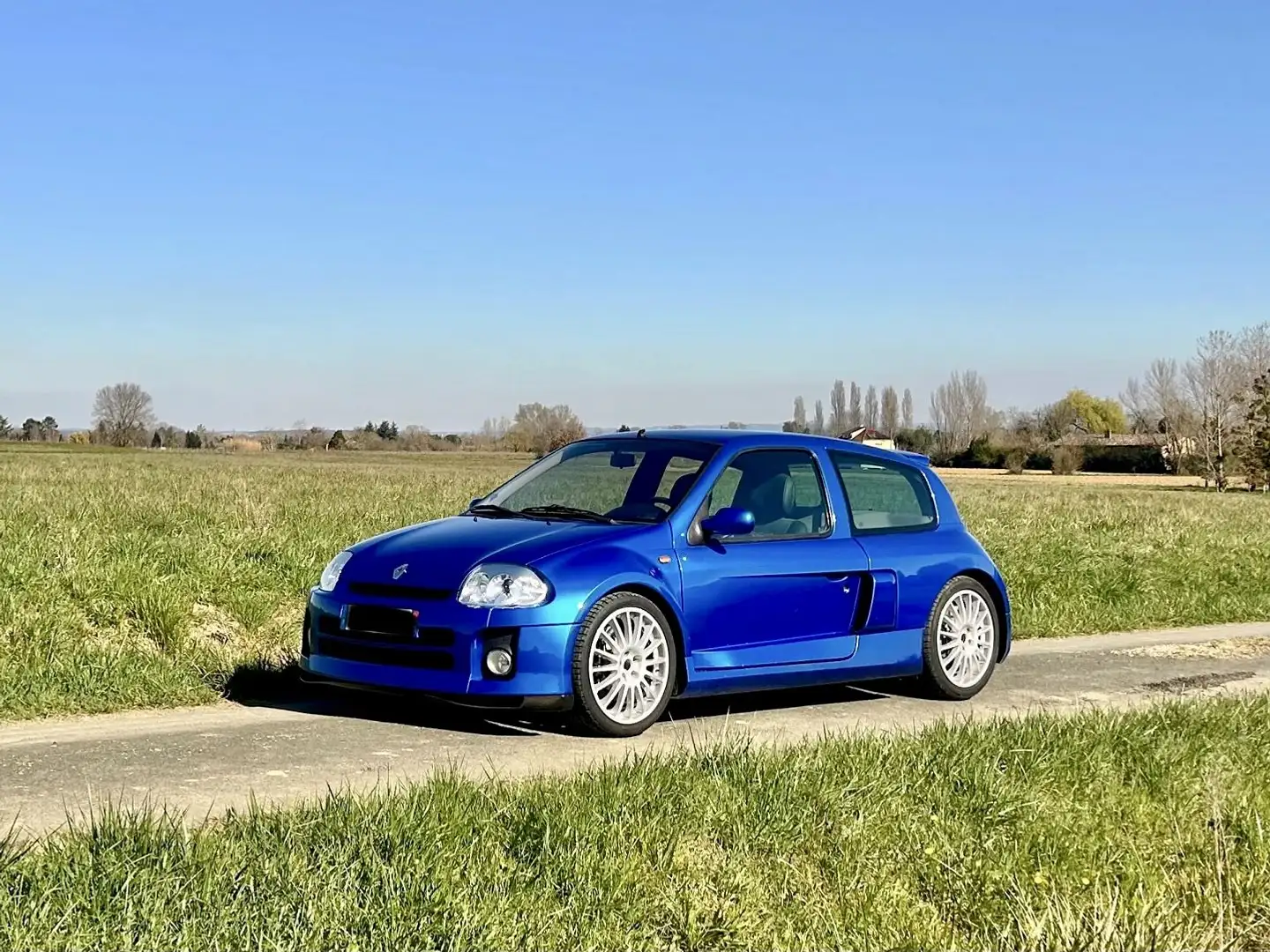 Renault Clio 3.0 V6 230CH - 1