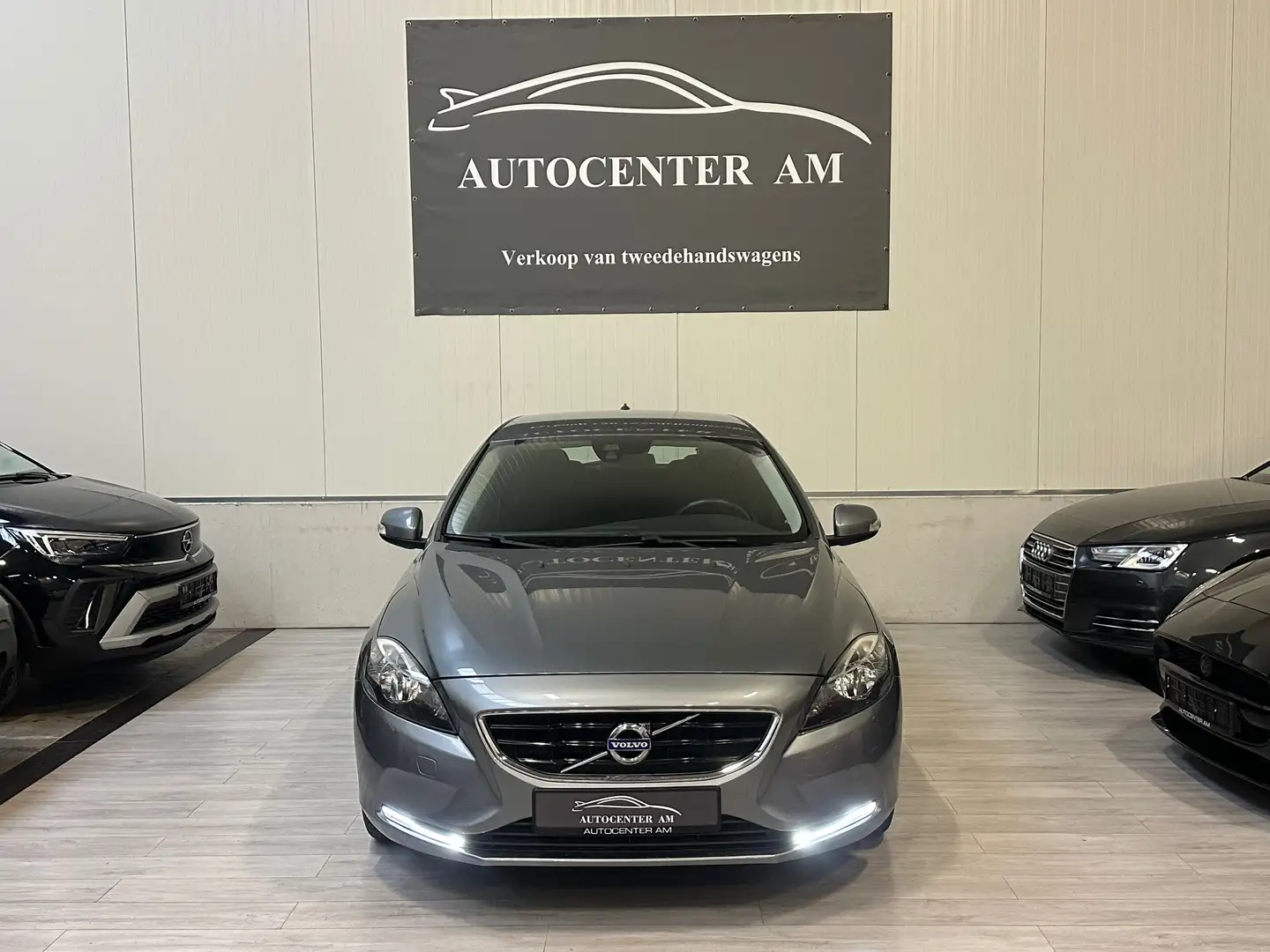 Volvo V40 D2 CONNECTA Navi * Cuise * LED Gris - 2