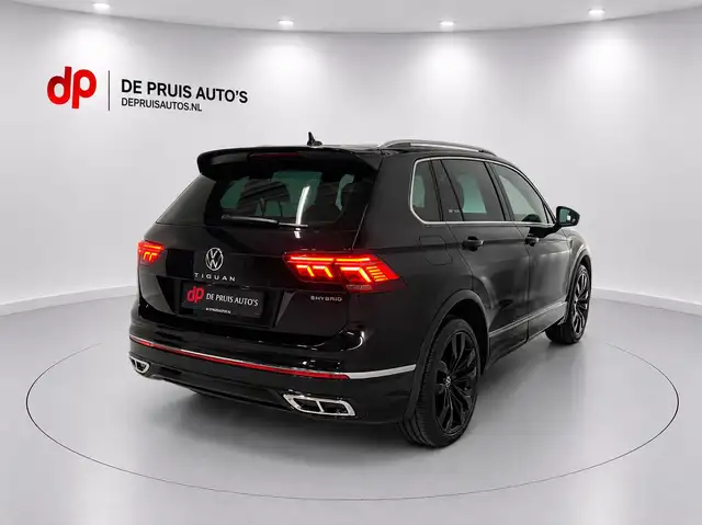 Volkswagen Tiguan view 3