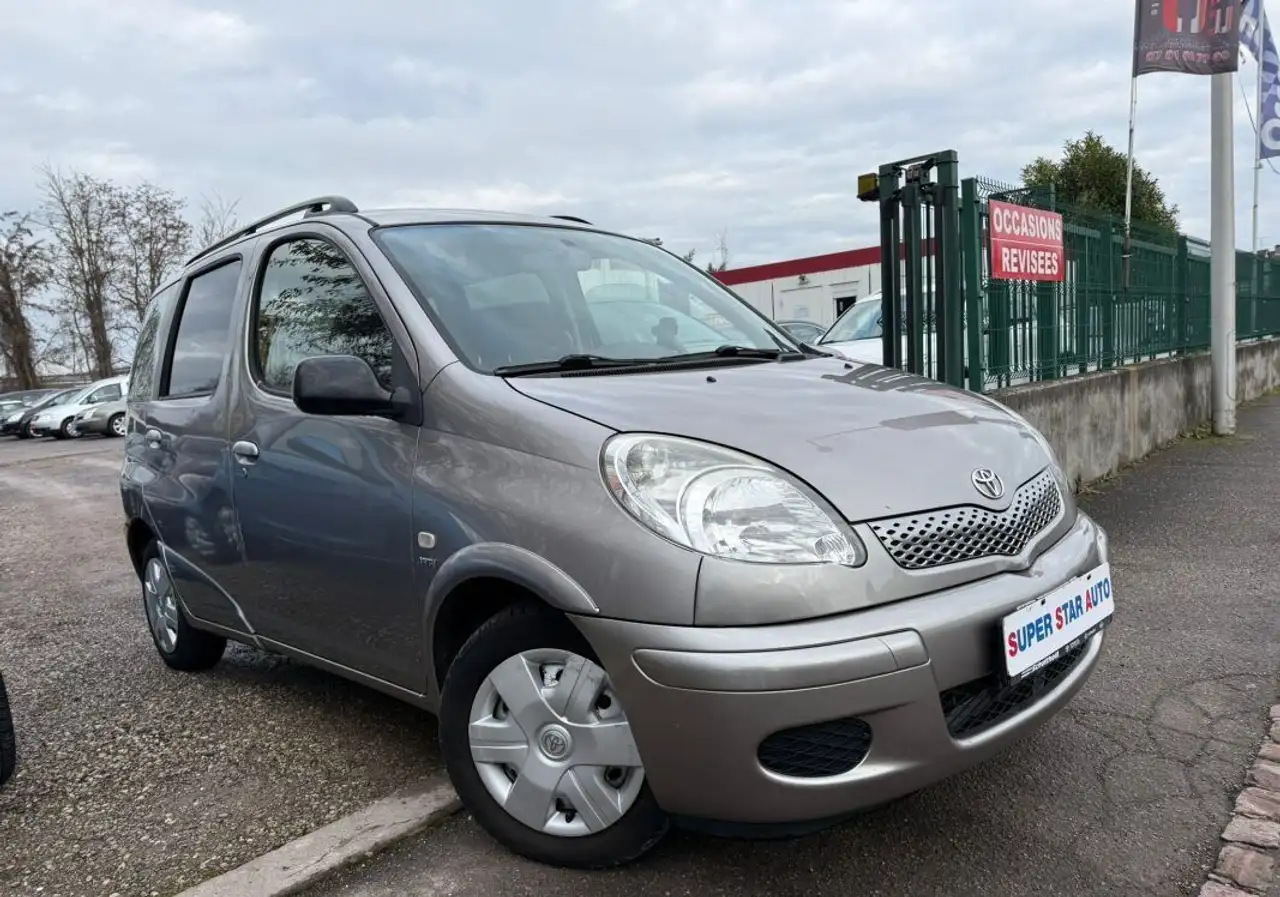 Toyota Yaris verso 1.3l linea luna 85cv 5p 2004