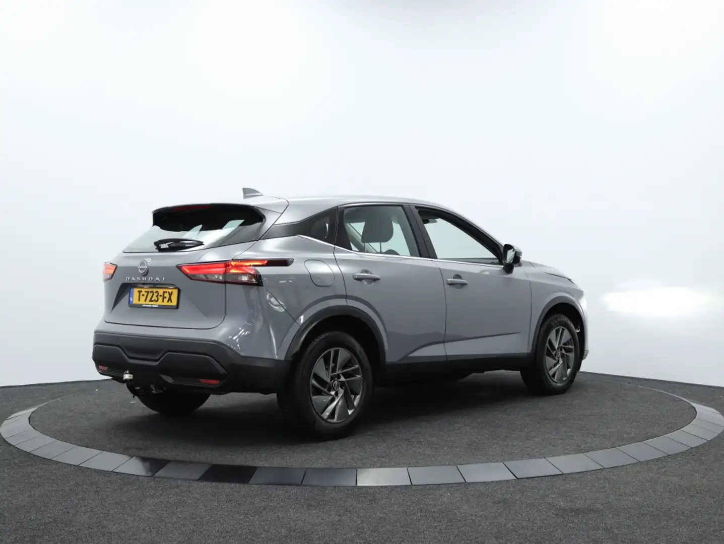 Nissan Qashqai 1.3 MHEV Acenta | Carplay Navigatie | Trekhaak | C Gris - 2