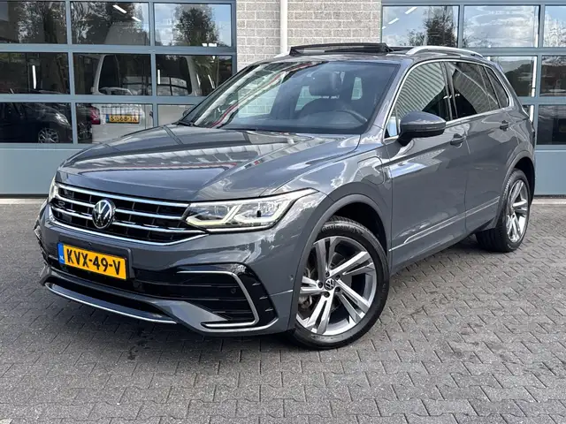 Volkswagen Tiguan 1.4 TSI eHybrid R-Line | TREKHAAK | SCHUIFDAK |