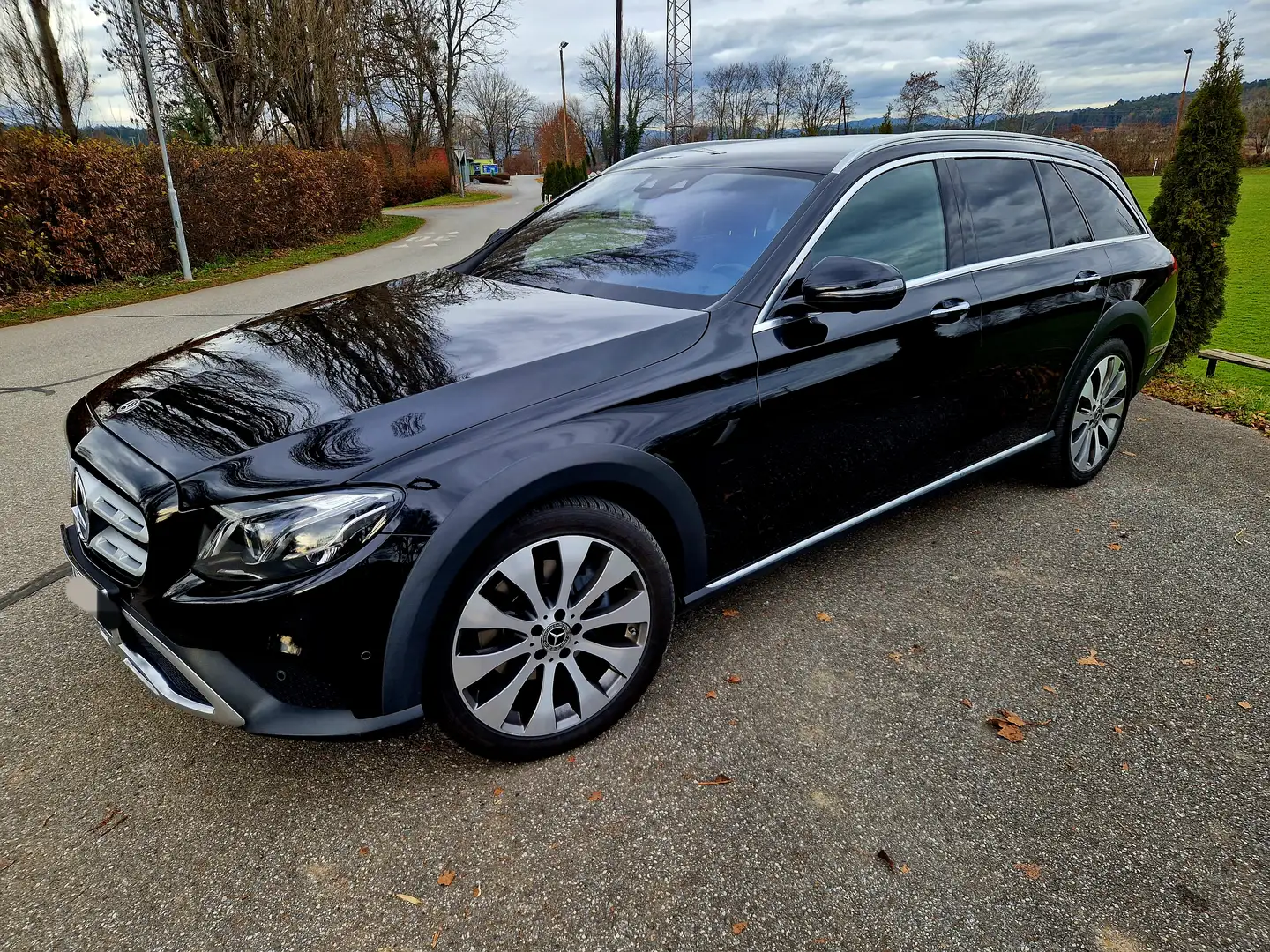 Mercedes-Benz E 220 E 220 d T All-Terrain 4MATIC Aut. All-Terrain Schwarz - 1
