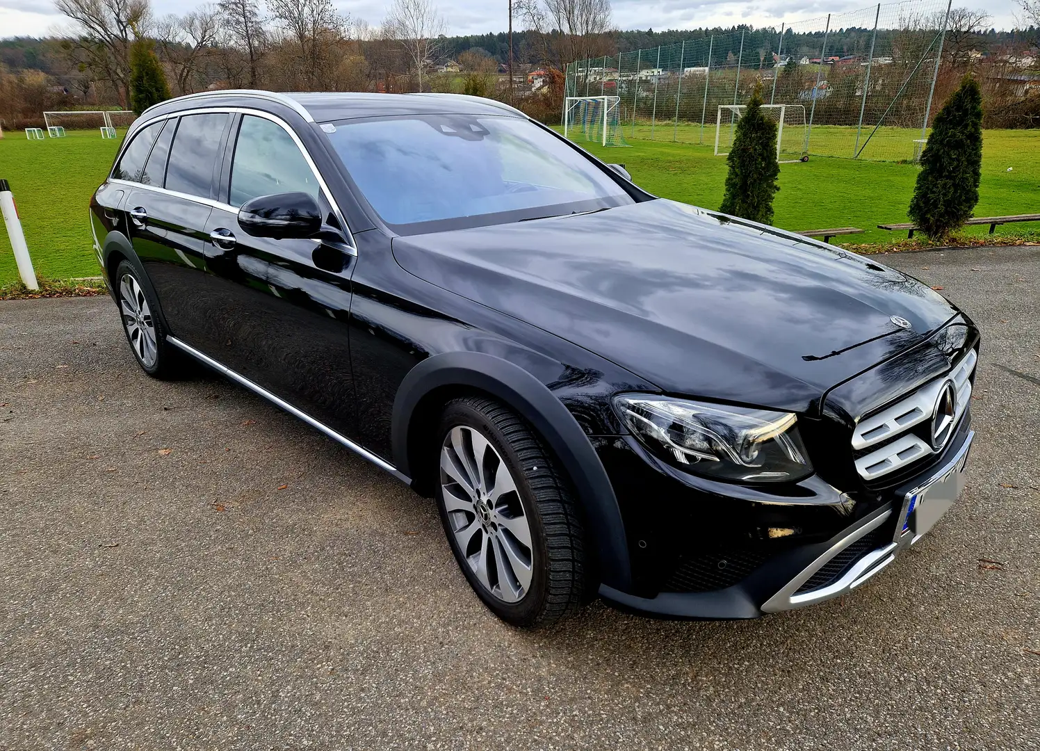 Mercedes-Benz E 220 E 220 d T All-Terrain 4MATIC Aut. All-Terrain Schwarz - 2
