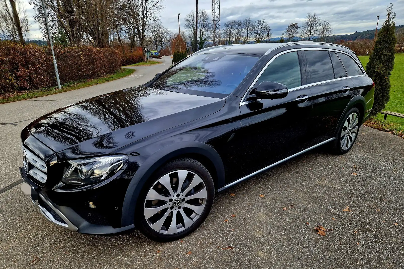 Mercedes-Benz E 220 E 220 d T All-Terrain 4MATIC Aut. All-Terrain Schwarz - 1