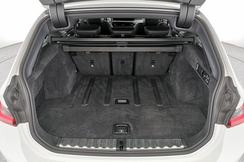 BMW 320 i Touring  M-Sport 360° ACC AHK Pano LED Navi — photo 6