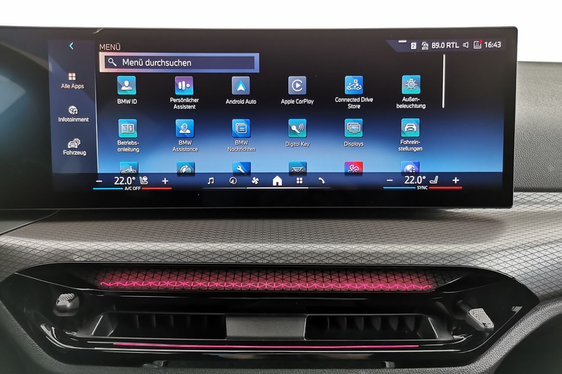 BMW 320 i Touring  M-Sport 360° ACC AHK Pano LED Navi — photo 12