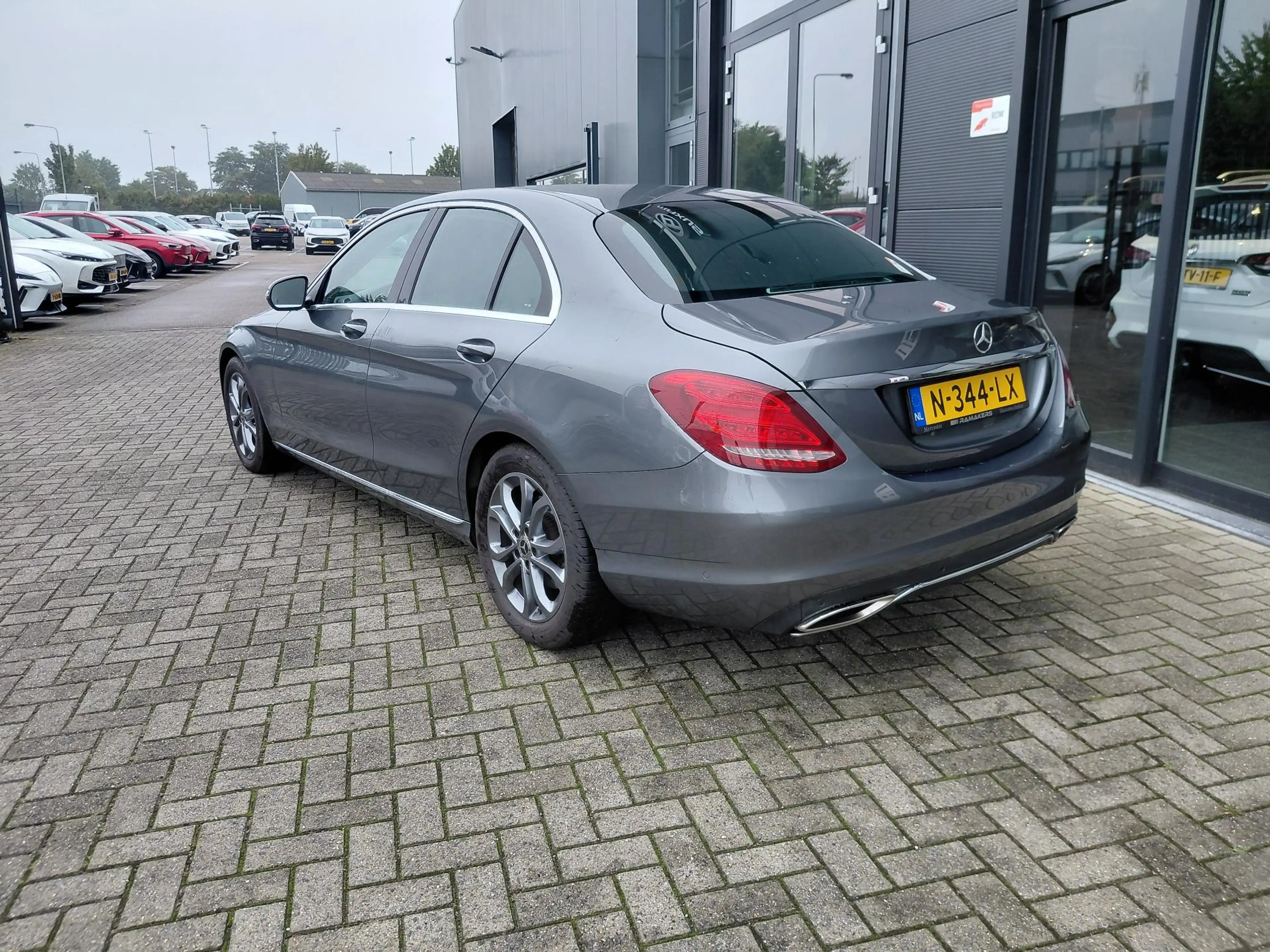 Mercedes-Benz C 180 Premium Plus — photo 4