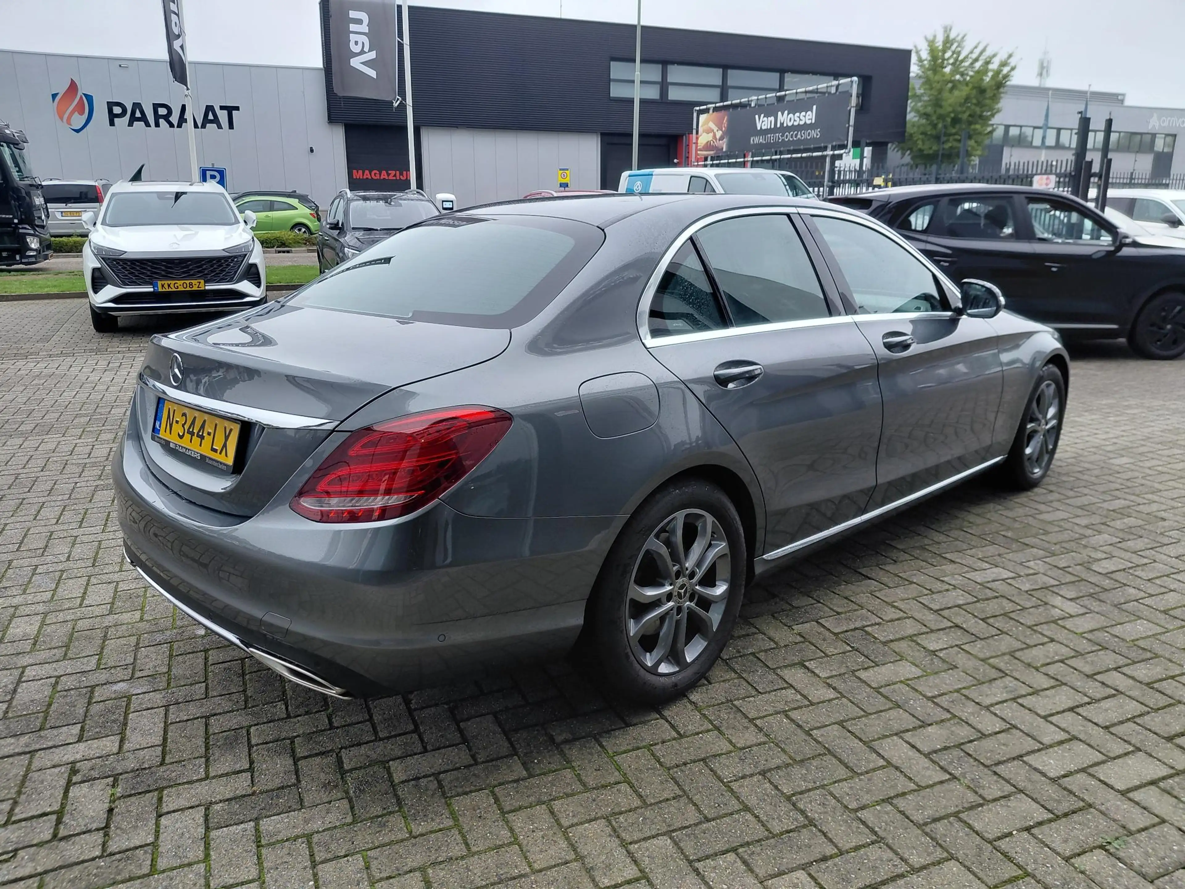 Mercedes-Benz C 180 Premium Plus — photo 7