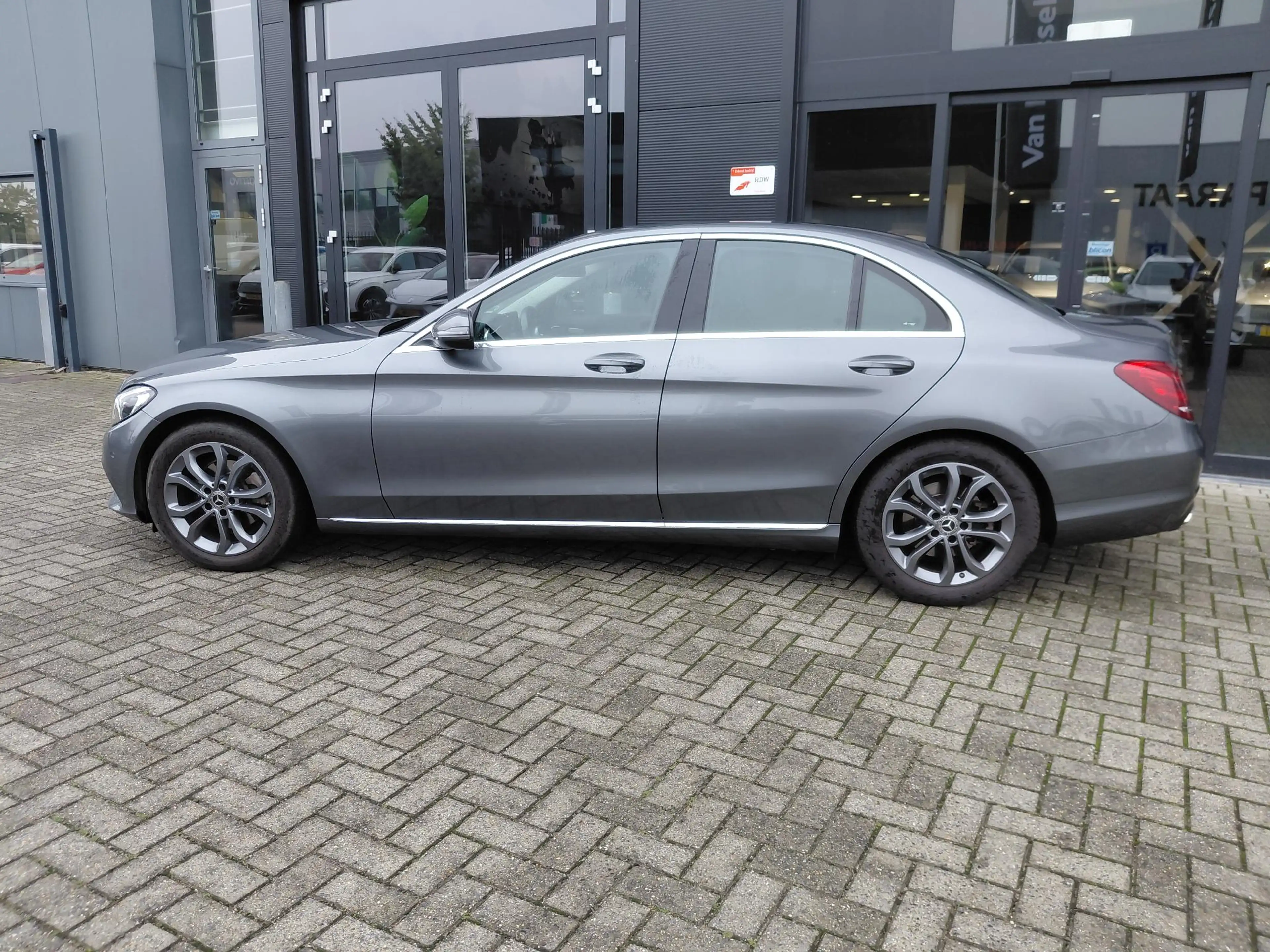 Mercedes-Benz C 180 Premium Plus — photo 3