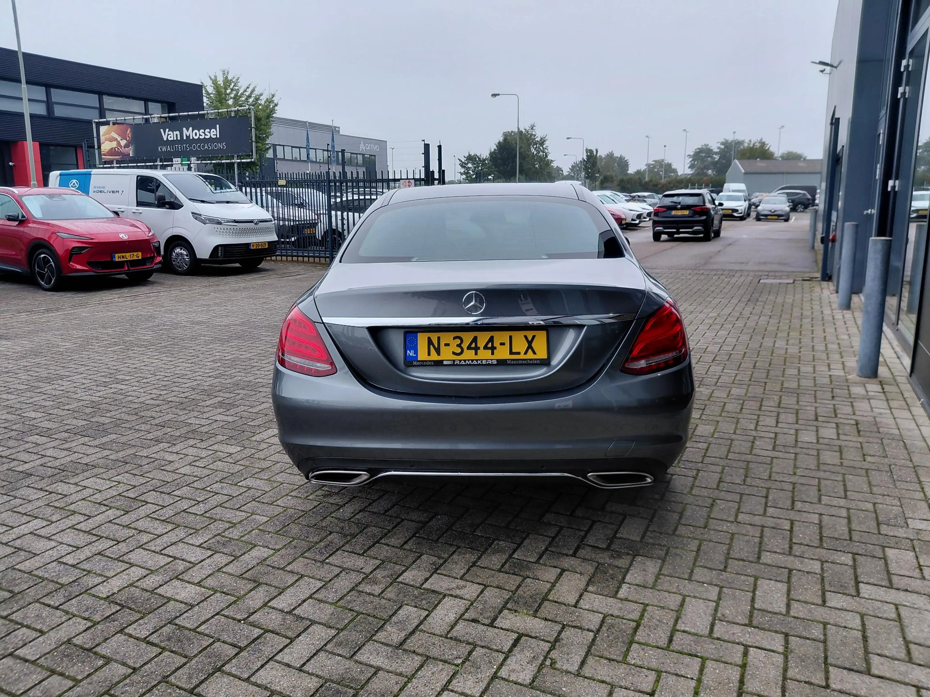 Mercedes-Benz C 180 Premium Plus — photo 6