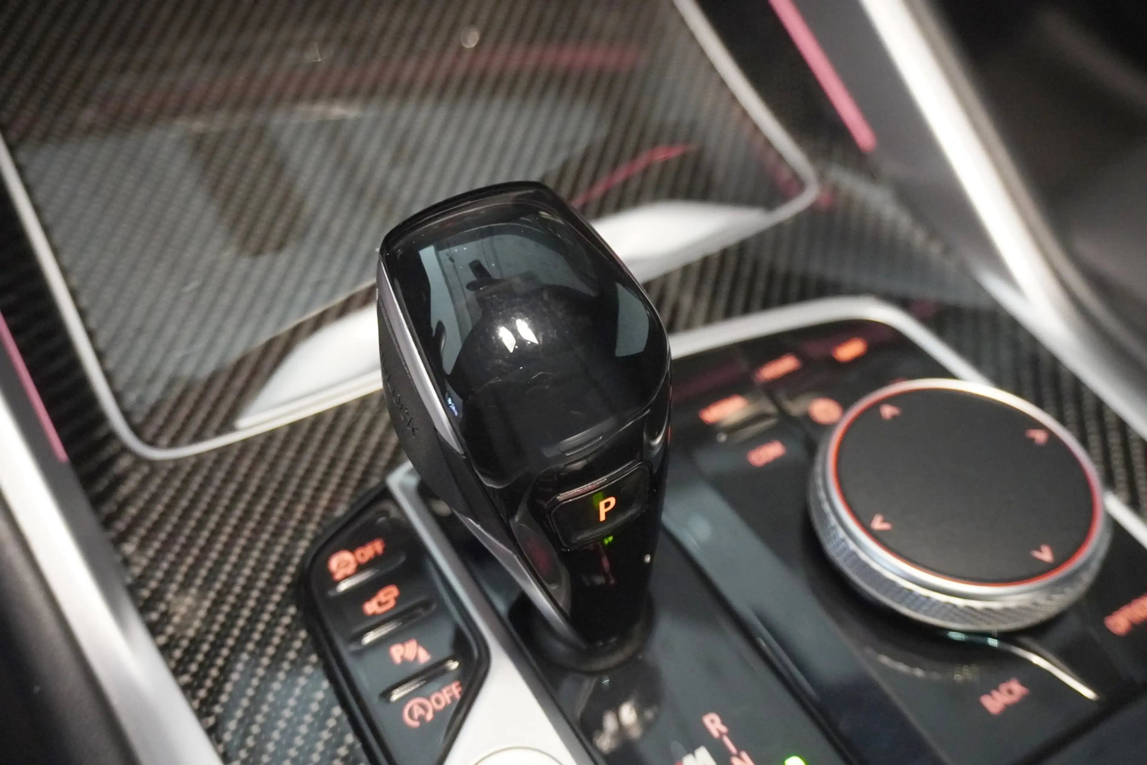 BMW X6 M50d — photo 15