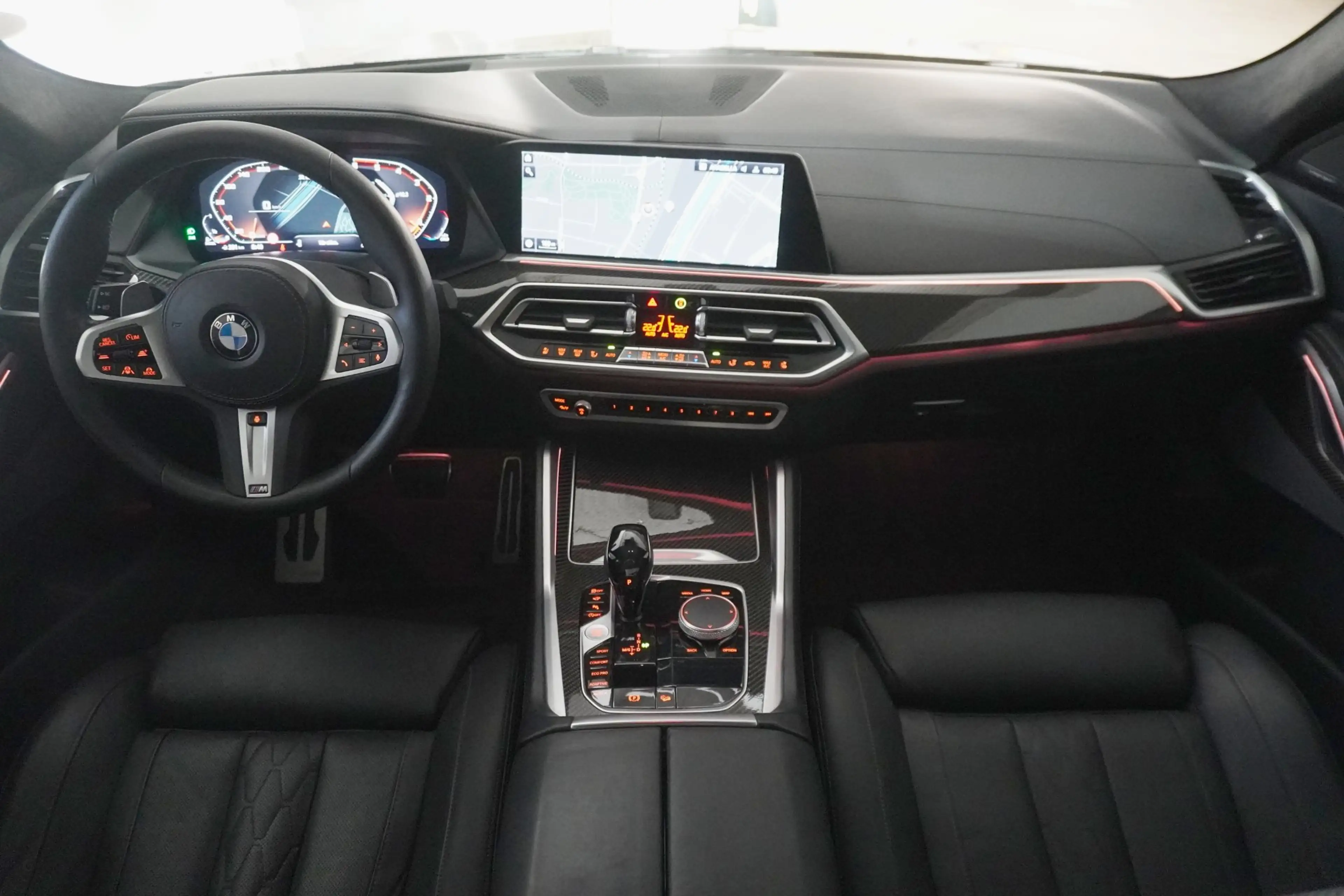 BMW X6 M50d — photo 12