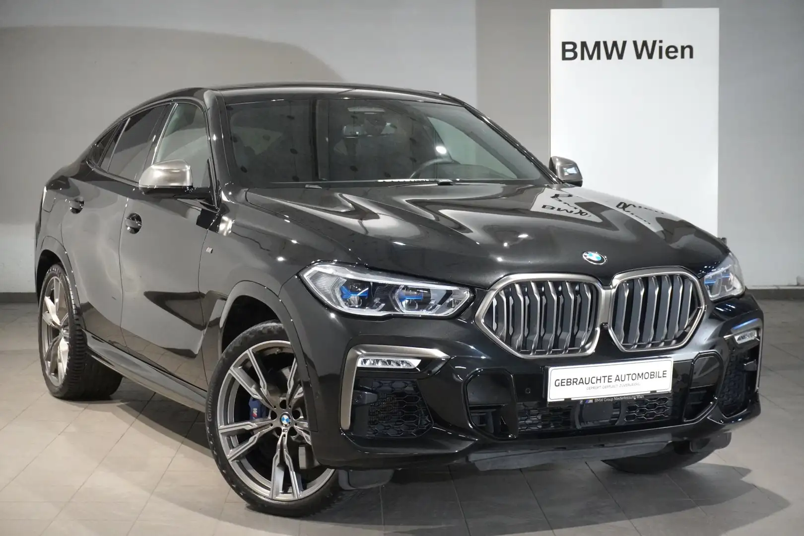 BMW X6 M50d Schwarz - 1