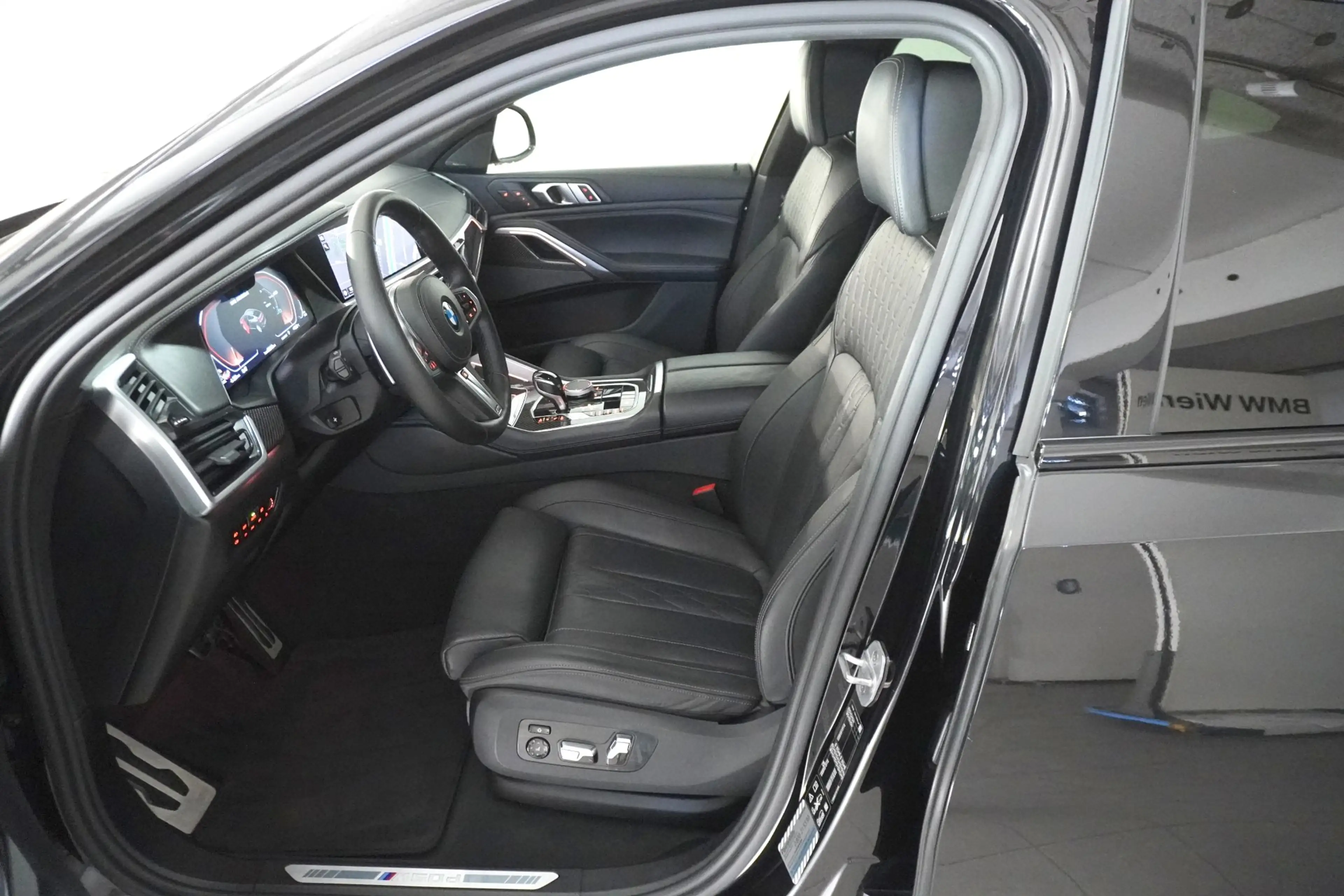 BMW X6 M50d — photo 6