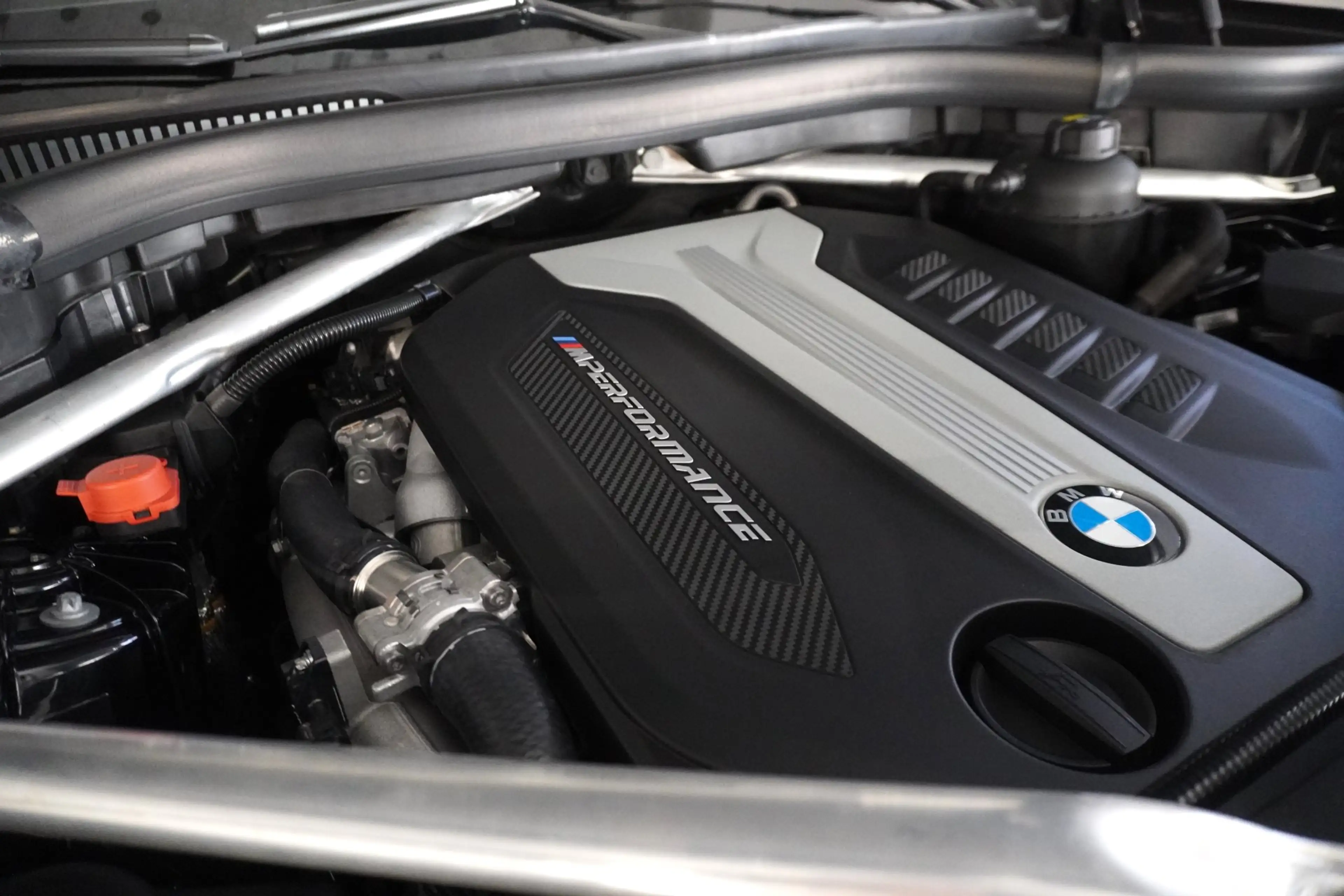 BMW X6 M50d — photo 3