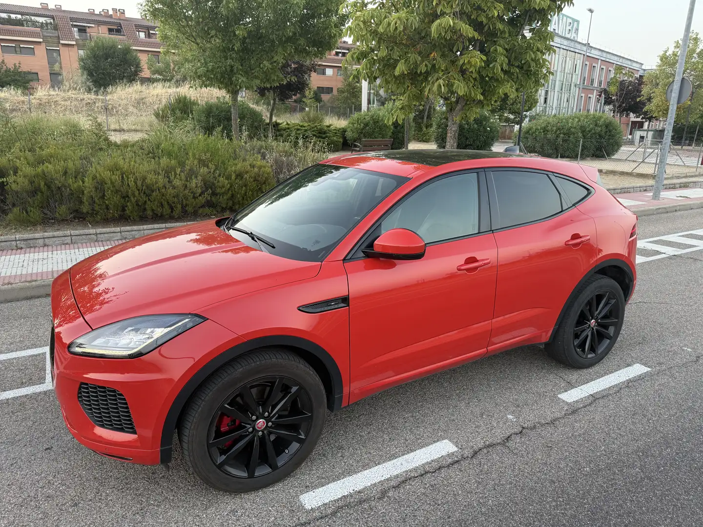 Jaguar E-Pace 2.0 I4 Chequered Flag AWD Aut. 200CV Rojo - 1