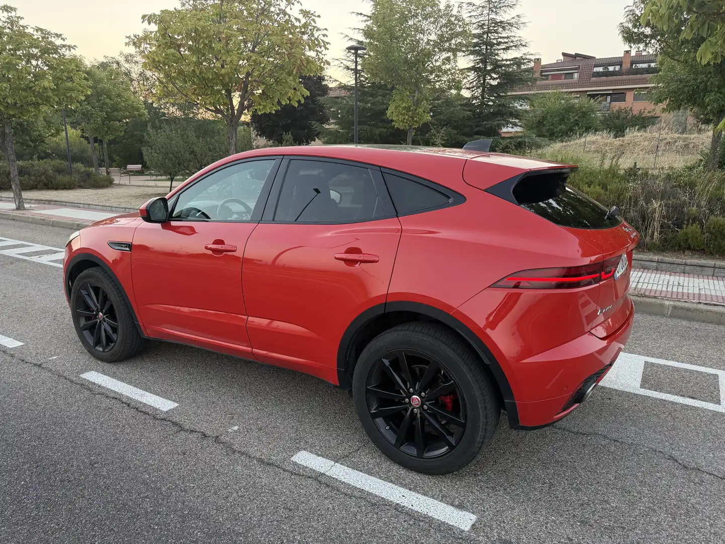 Jaguar E-Pace 2.0 I4 Chequered Flag AWD Aut. 200CV Rojo - 2