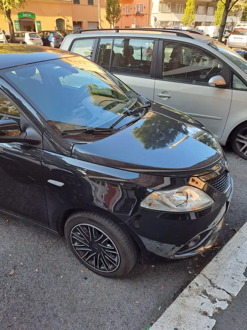 Lancia Ypsilon Ypsilon III 2015 1.2 Gold s Zwart - 1