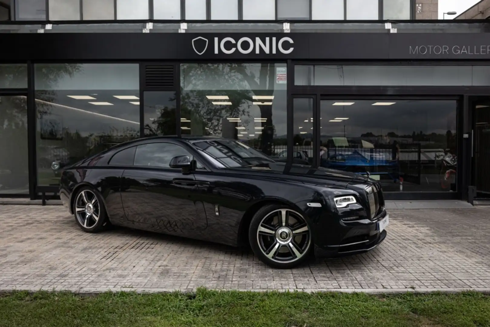 Rolls-Royce Wraith Black Badge Negro - 1