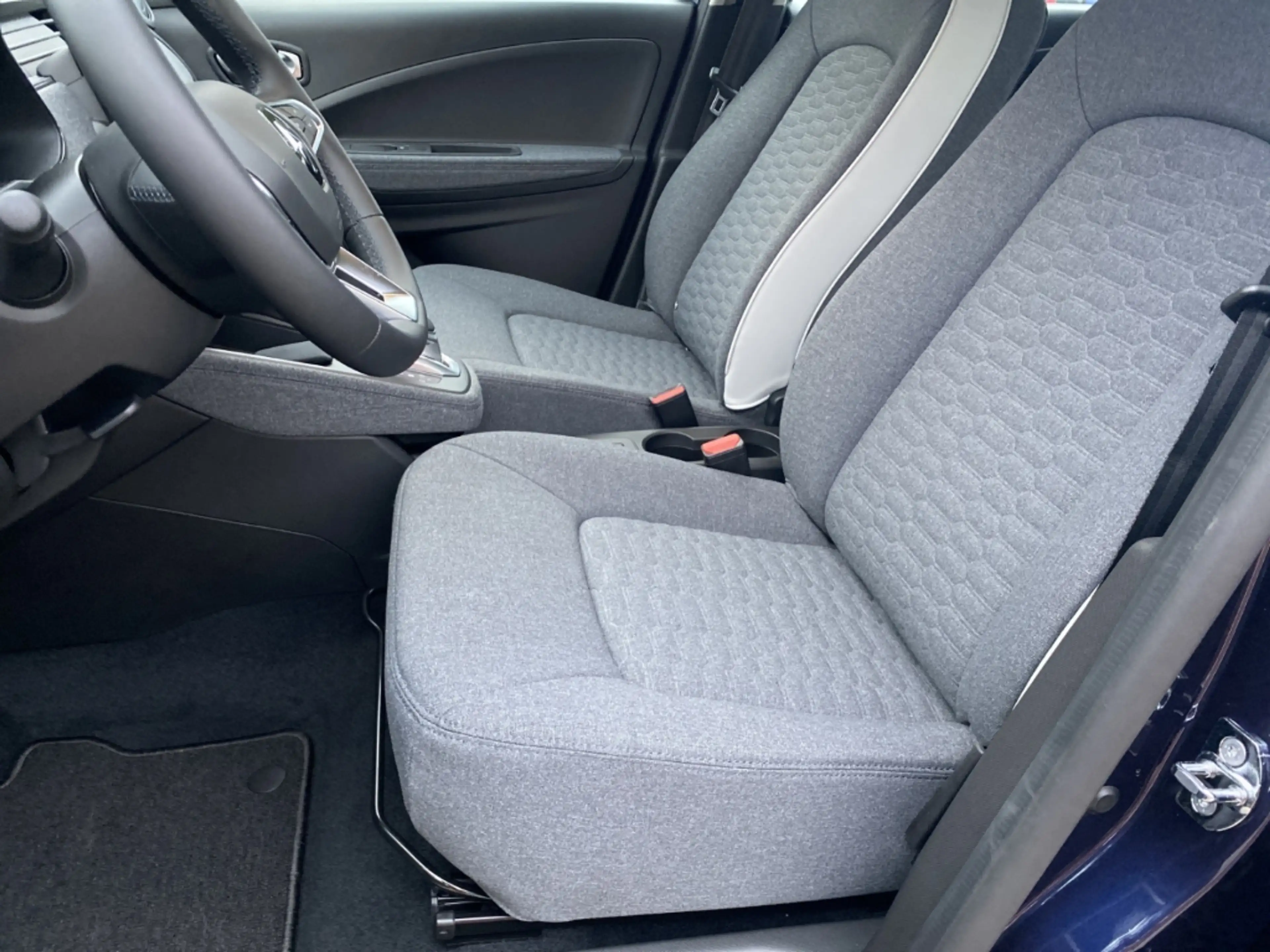 Renault ZOE Evolution,LED,Navi,Climatronic,Winter-P.,Tempomat — photo 7