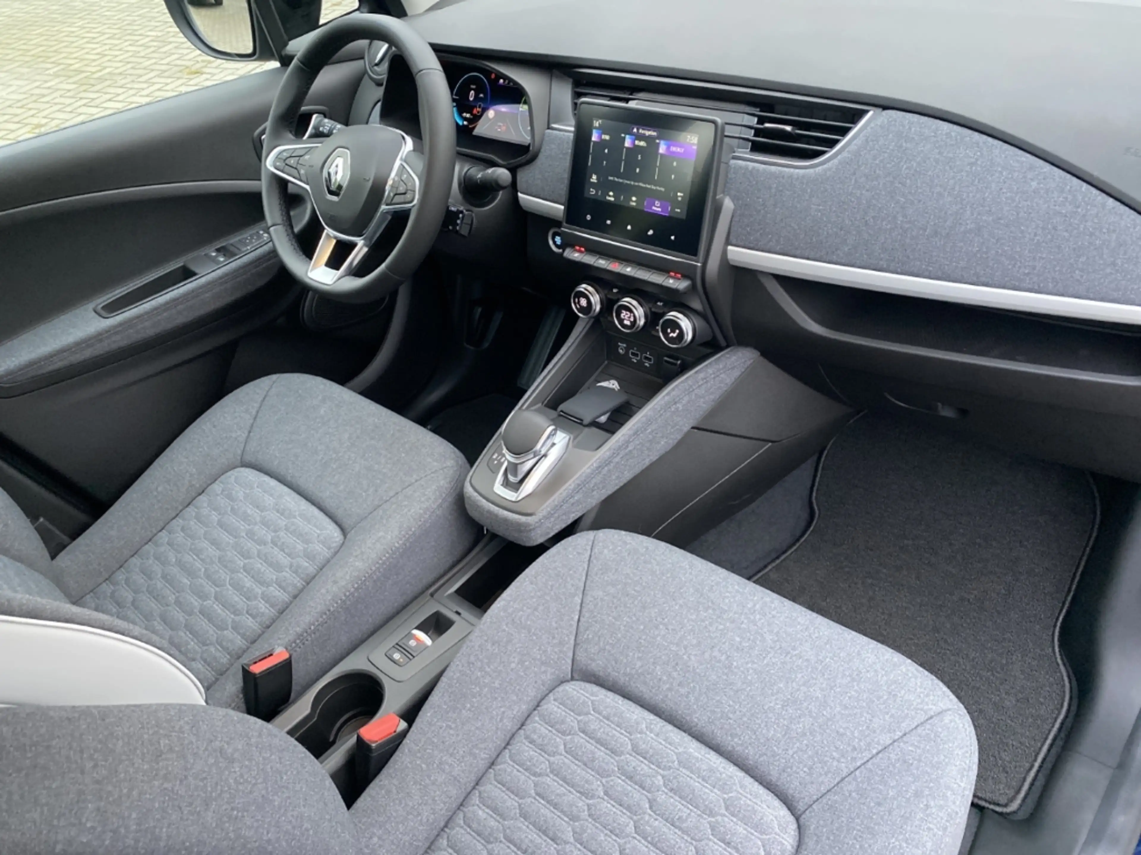 Renault ZOE Evolution,LED,Navi,Climatronic,Winter-P.,Tempomat — photo 9