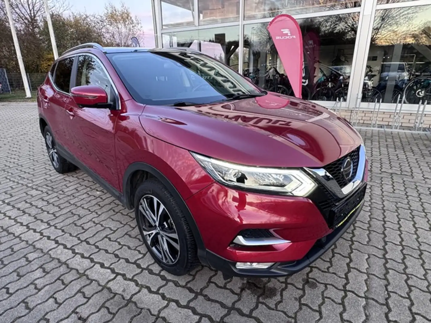 Nissan Qashqai N-Connecta Red - 2