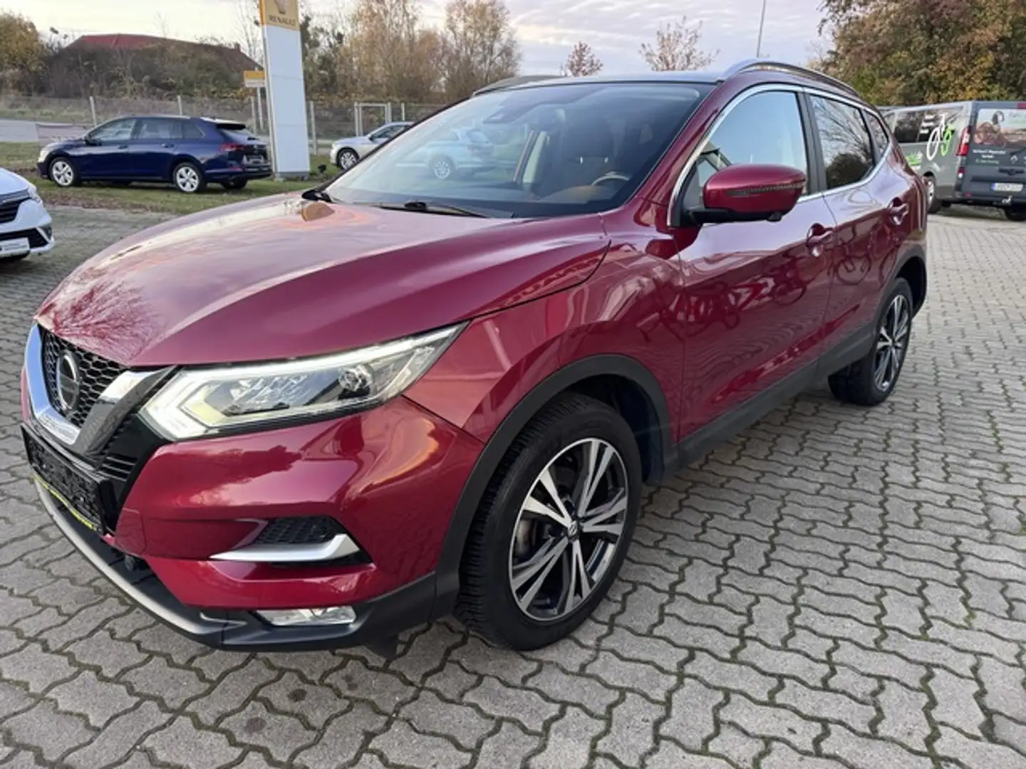 Nissan Qashqai N-Connecta Red - 1