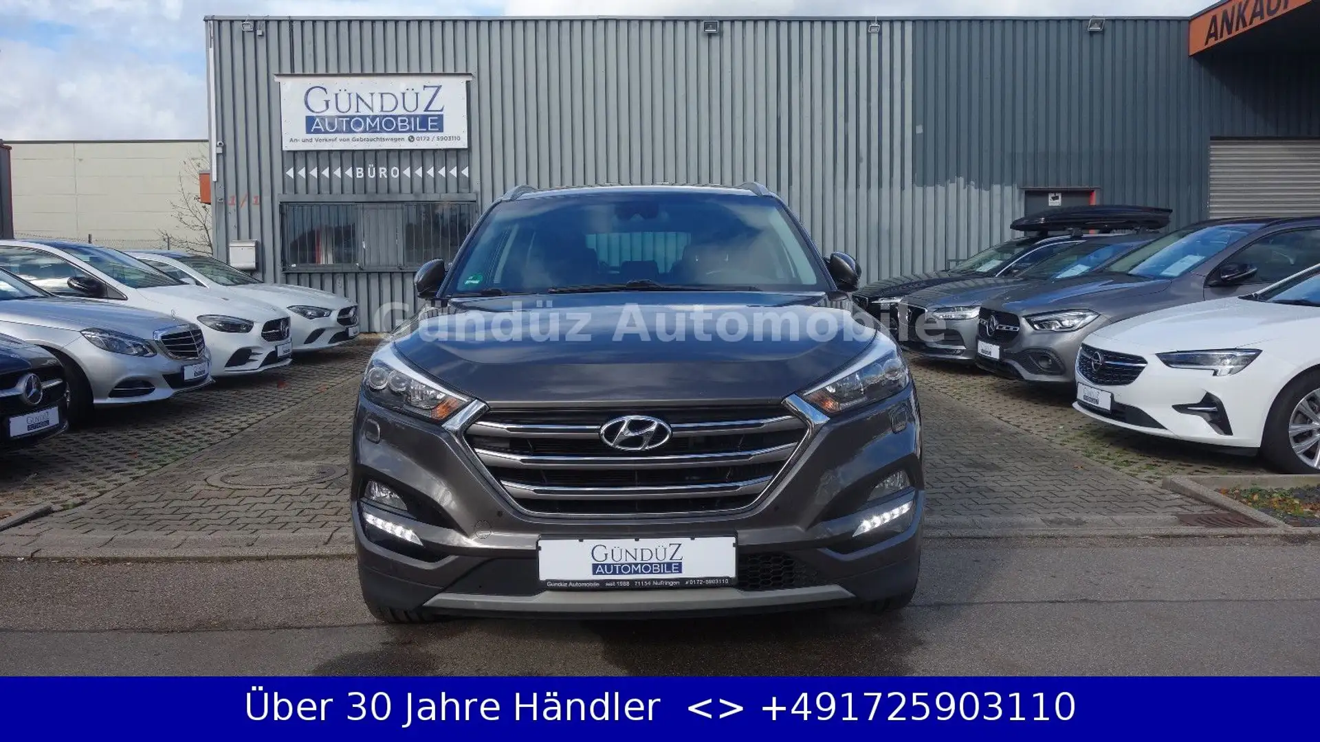 Hyundai TUCSON 2.0 CRDI Premium 4WD AUTOMATIK* Grau - 2