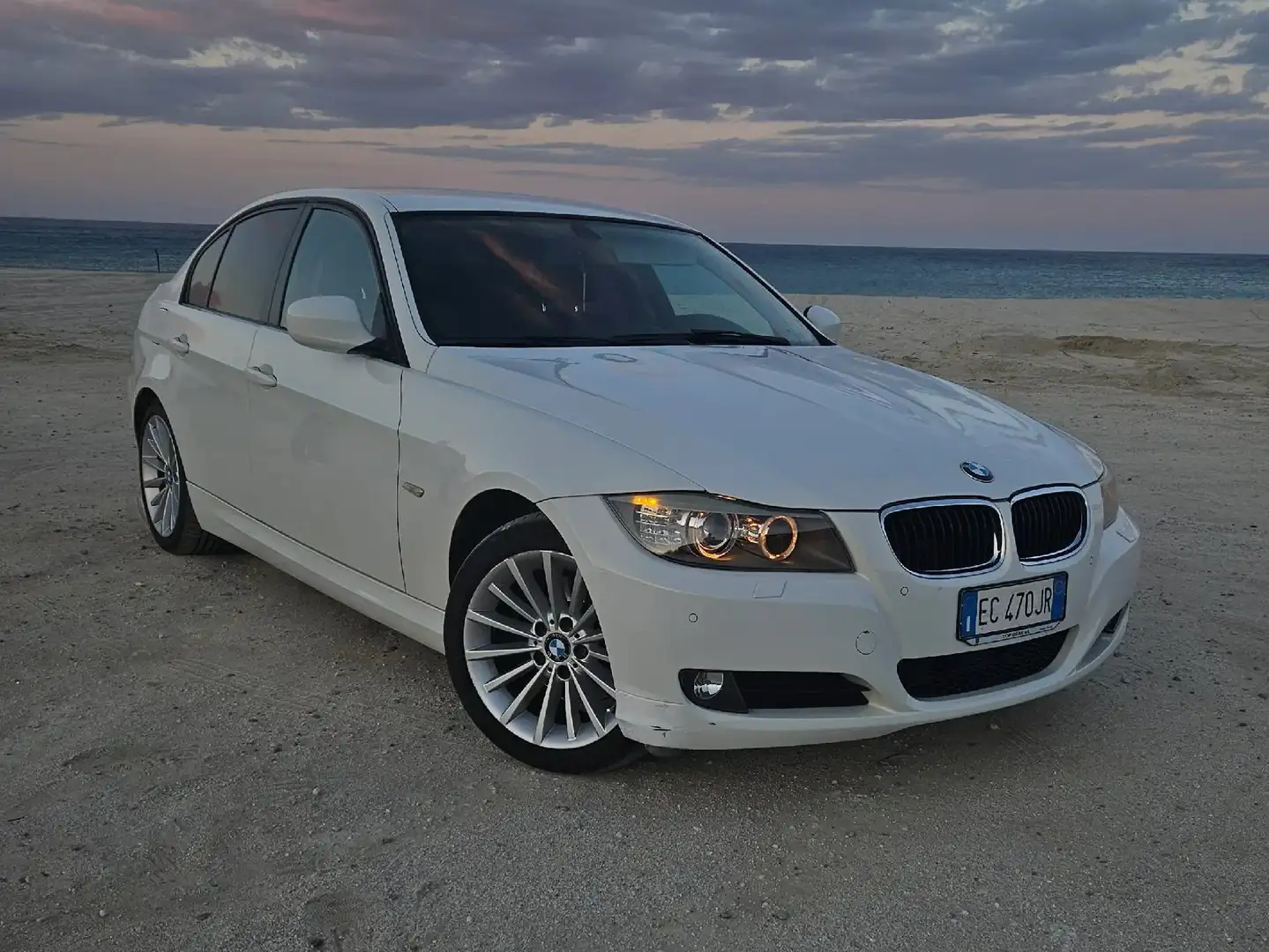 BMW 320 Serie 3 E90 Berlina 320d Eletta FL Beyaz - 1