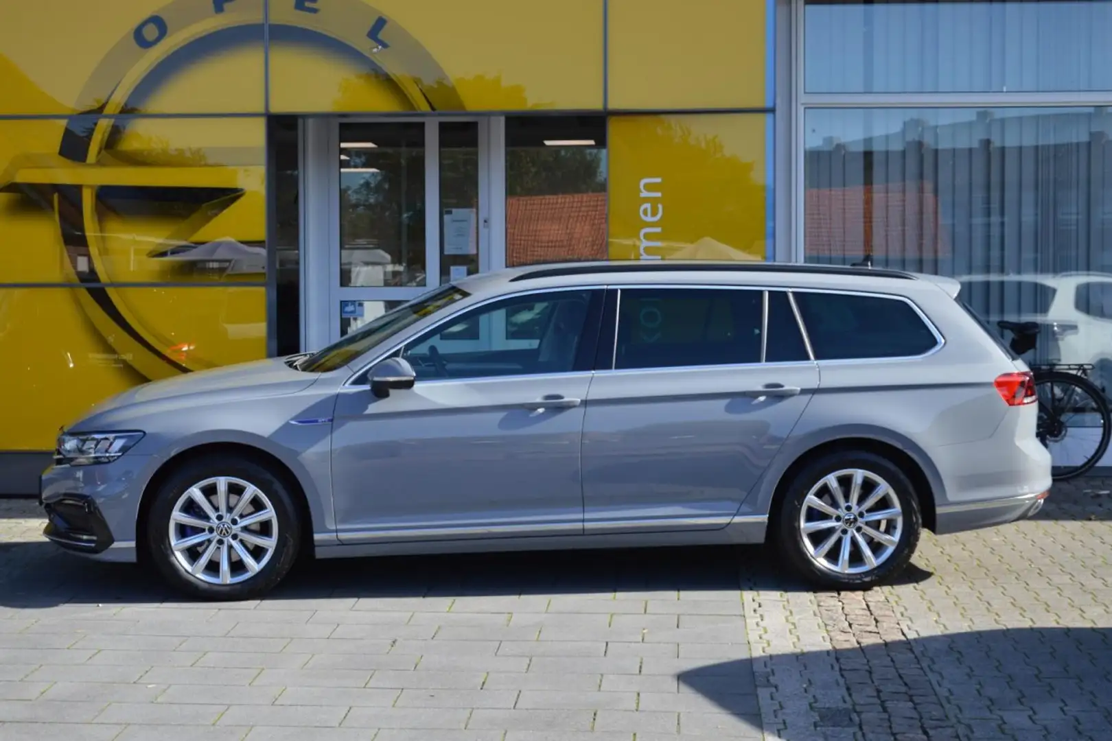 Volkswagen Passat Variant GTE 1.4 DSG/Standhzg/Navi/ACC/HUD Grijs - 2
