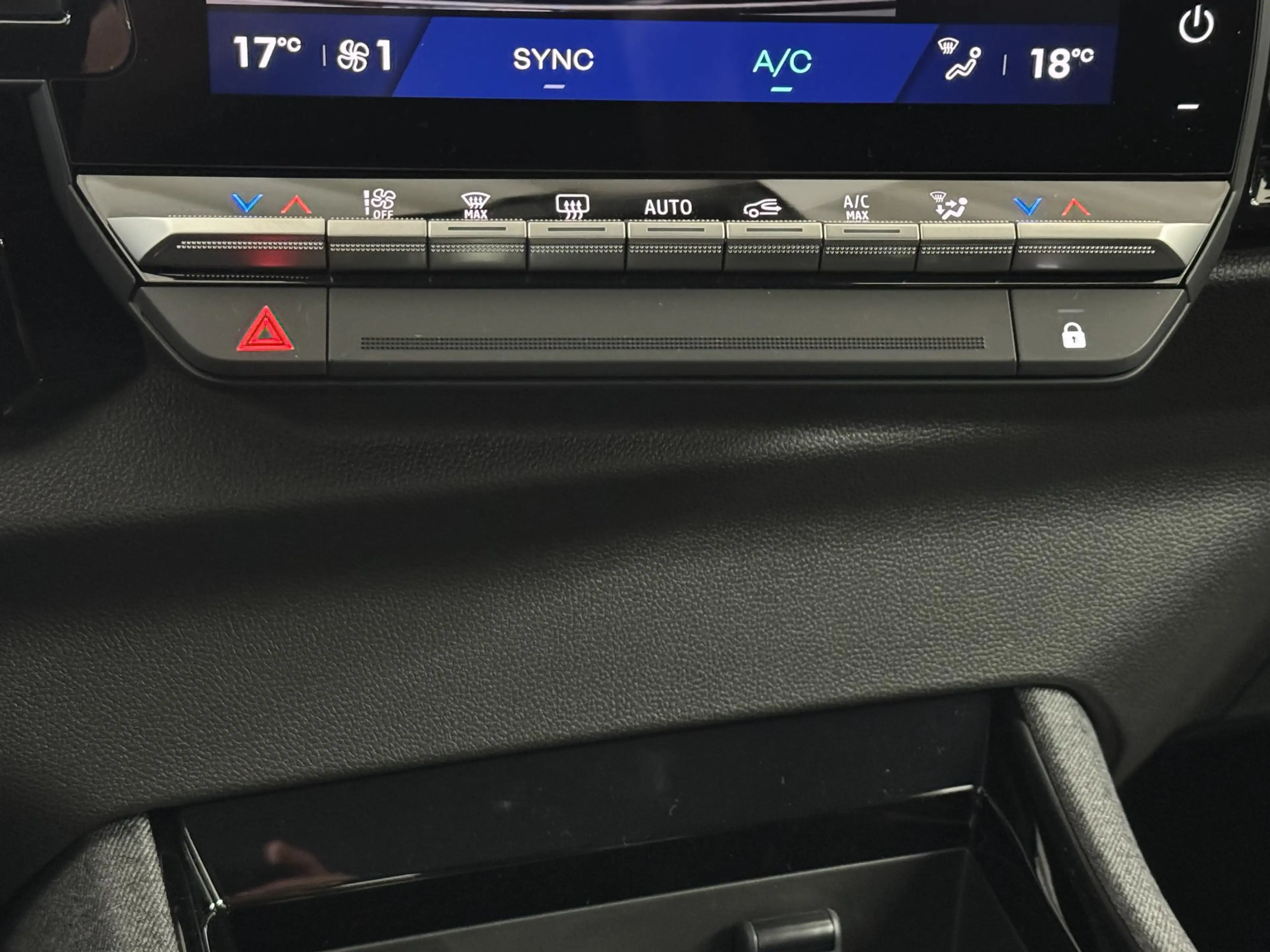 Renault Austral 1.2 E-Tech full hybrid 200 evolution Demo | Camera — photo 13