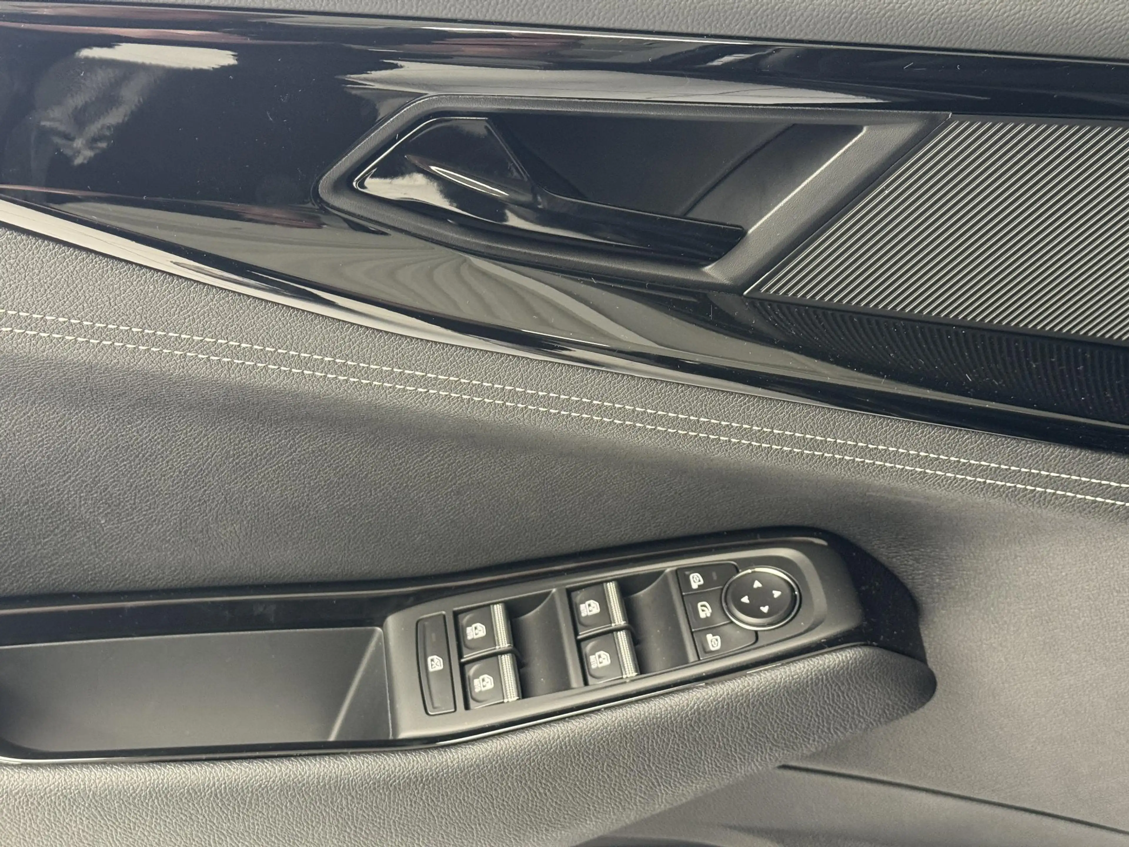 Renault Austral 1.2 E-Tech full hybrid 200 evolution Demo | Camera — photo 15