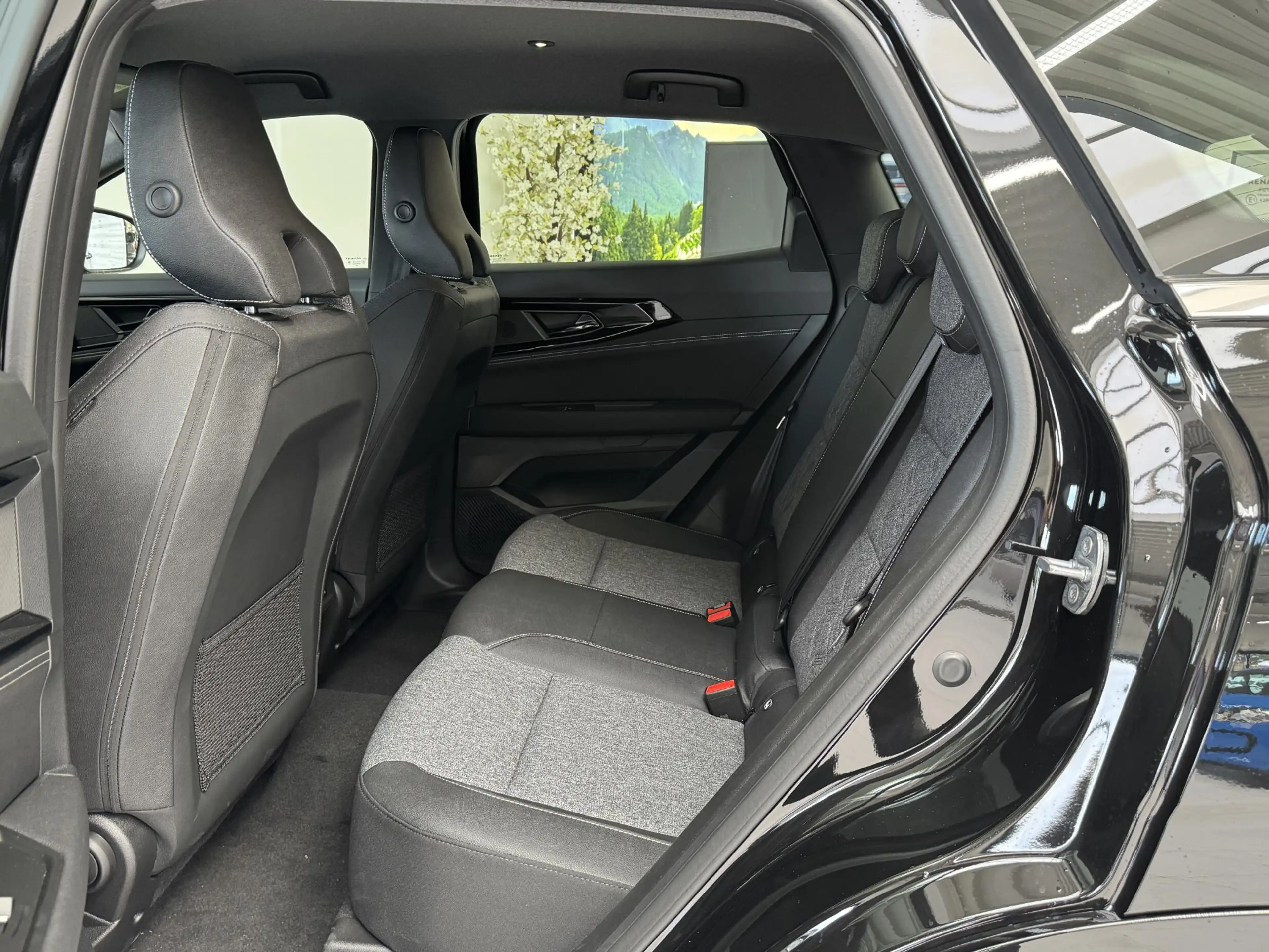 Renault Austral 1.2 E-Tech full hybrid 200 evolution Demo | Camera — photo 8