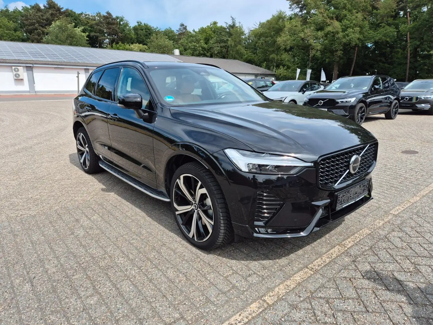 Volvo XC60 Plus Dark AWD Noir - 1