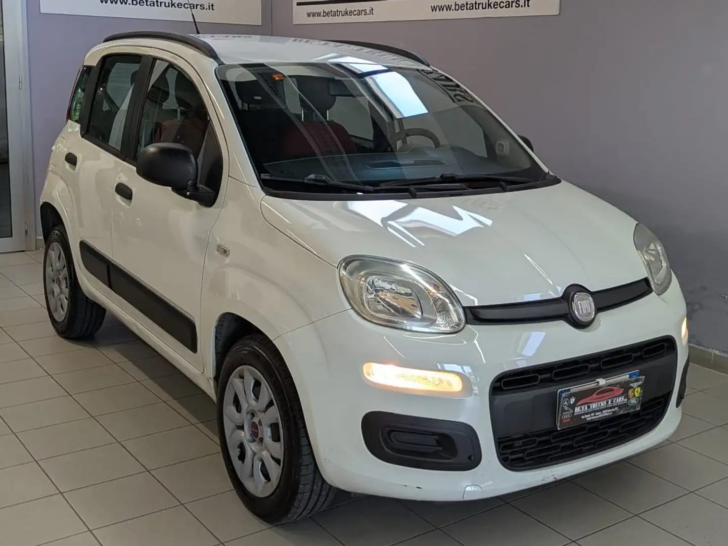 Fiat Panda Panda 0.9 t.air t. natural power Lounge 80cv E5+ Weiß - 1
