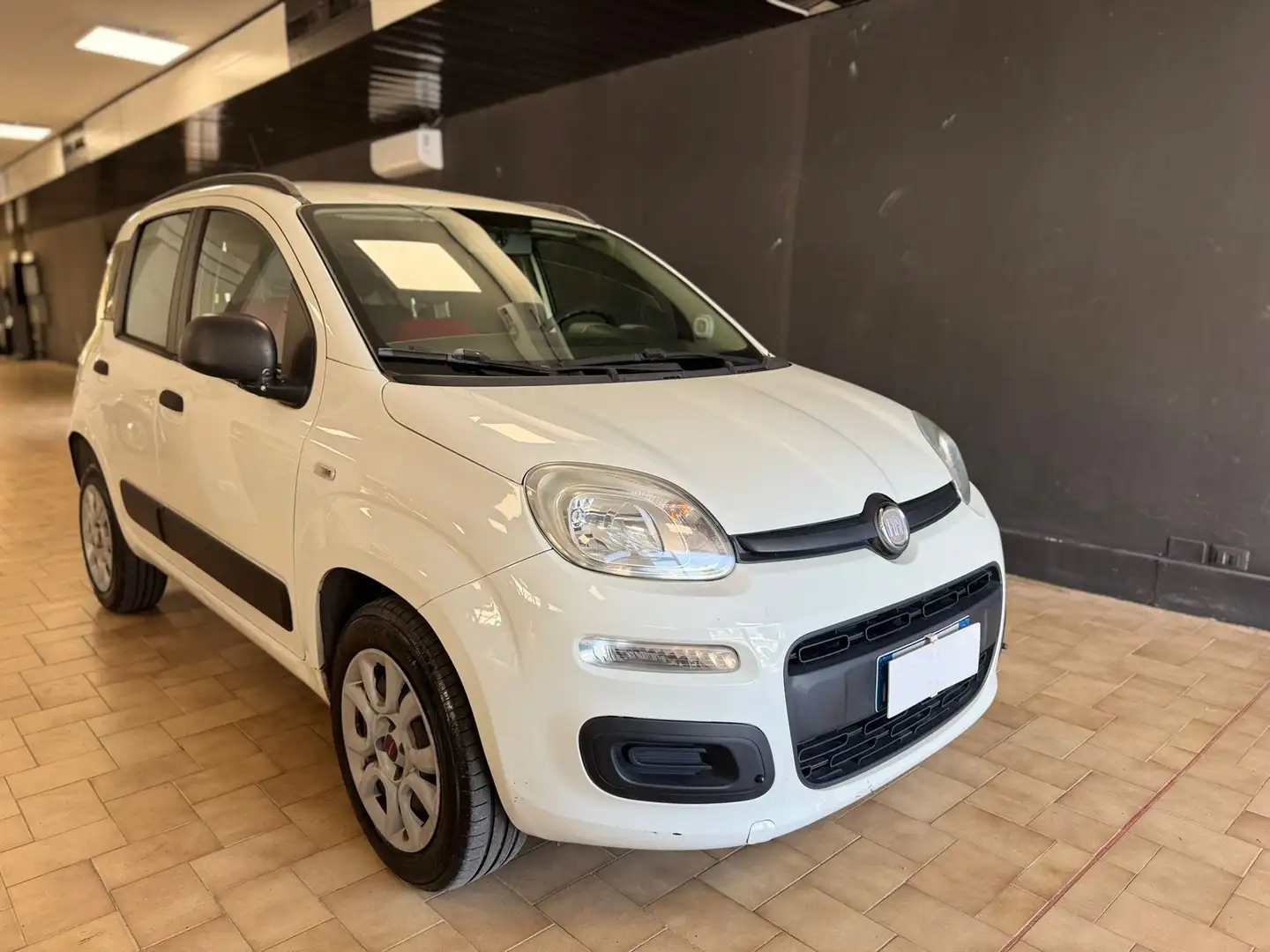 Fiat Panda Panda 0.9 t.air t. natural power Lounge 80cv E5+ Blanc - 1