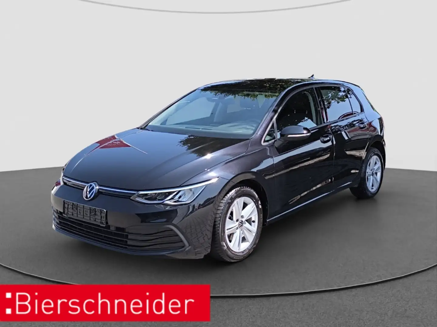 Volkswagen Golf 8 Lim. 1.5 TSI Life ACC LED PDC Schwarz - 1