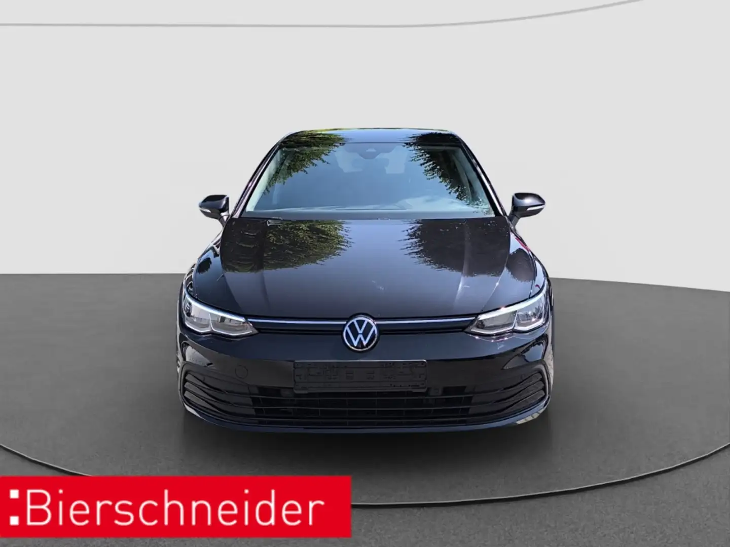 Volkswagen Golf 8 Lim. 1.5 TSI Life ACC LED PDC Schwarz - 2