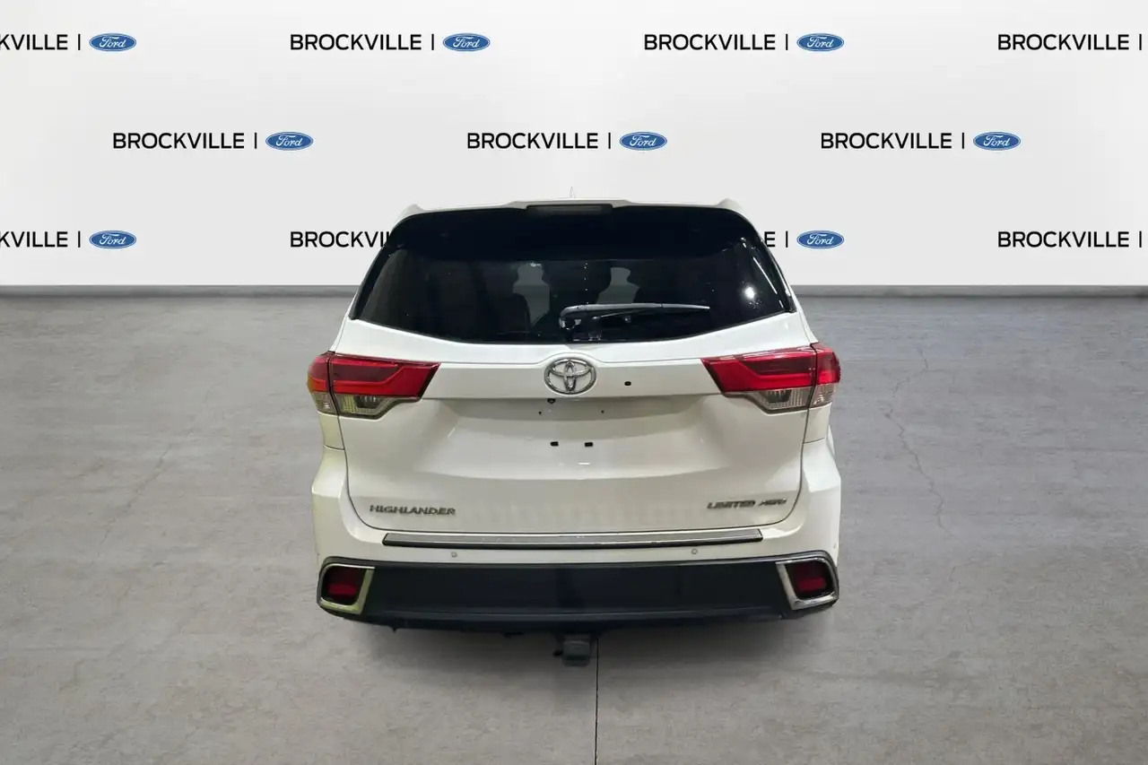 Toyota Highlander снимка Toyota Highlander