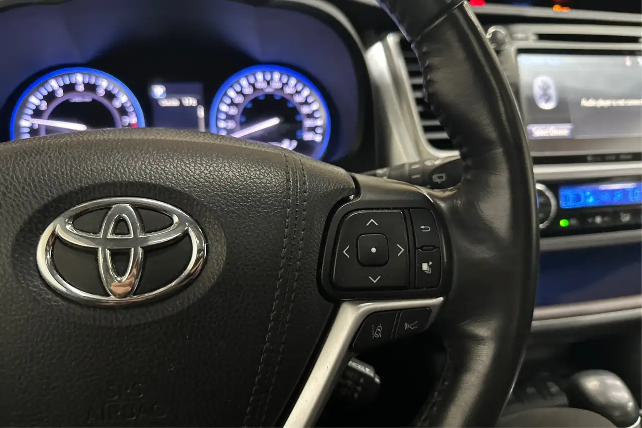 Toyota Highlander снимка Toyota Highlander