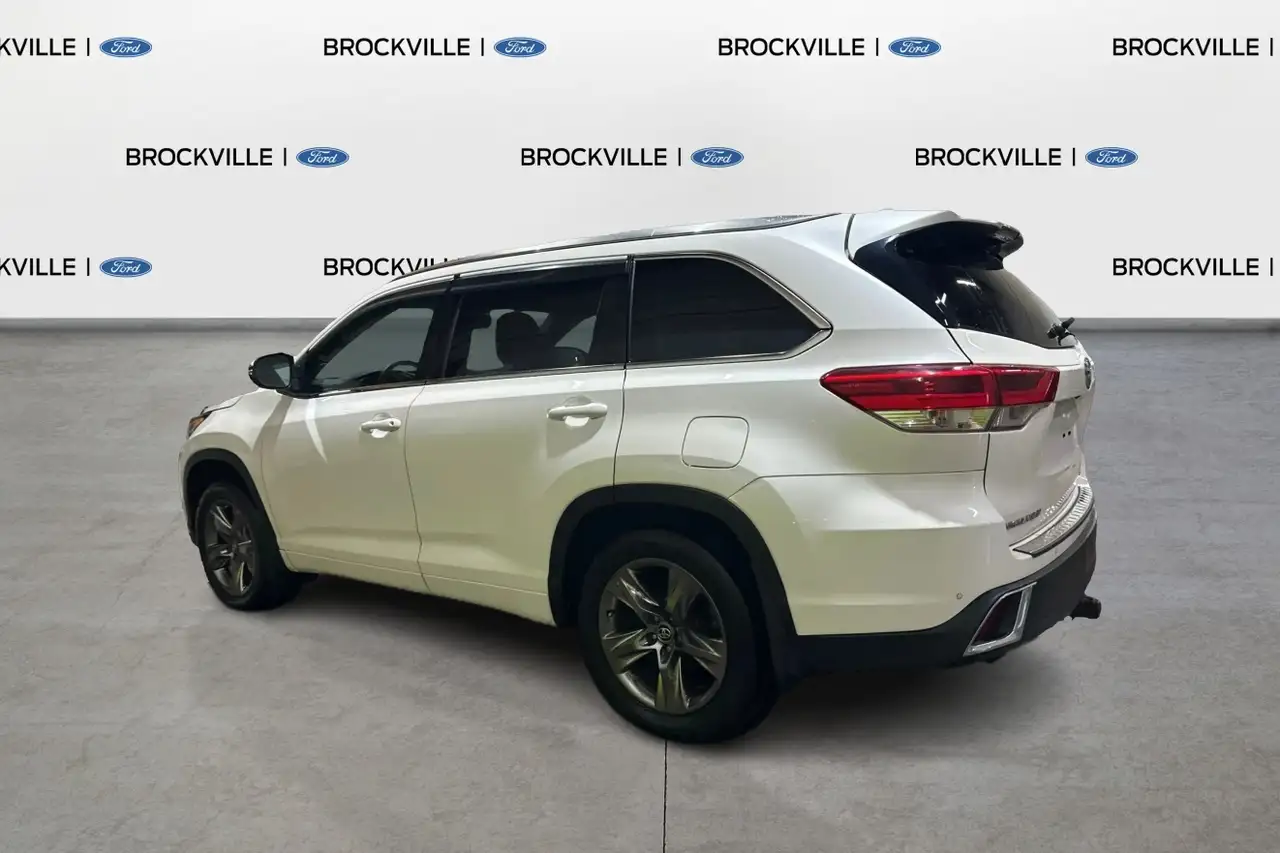 Toyota Highlander снимка Toyota Highlander
